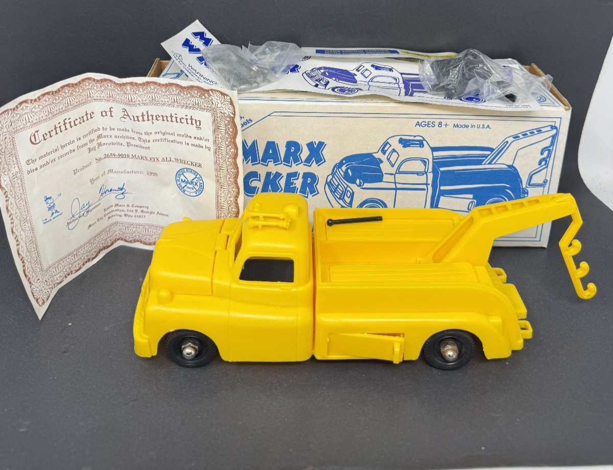 Vtg Marx Wrecker Tow Truck No. 2569 Open Box Vtg Marx Wrecker Tow Truck No. 2569 Open Box