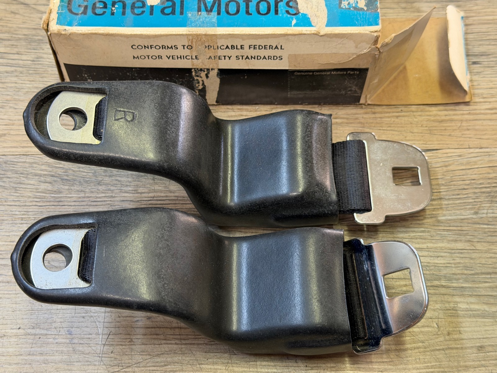 1967 68 69 CAMARO Z-28 SS FIREBIRD NOS GM SEAT BELT RETRACTOR SET BLACK RARE 68