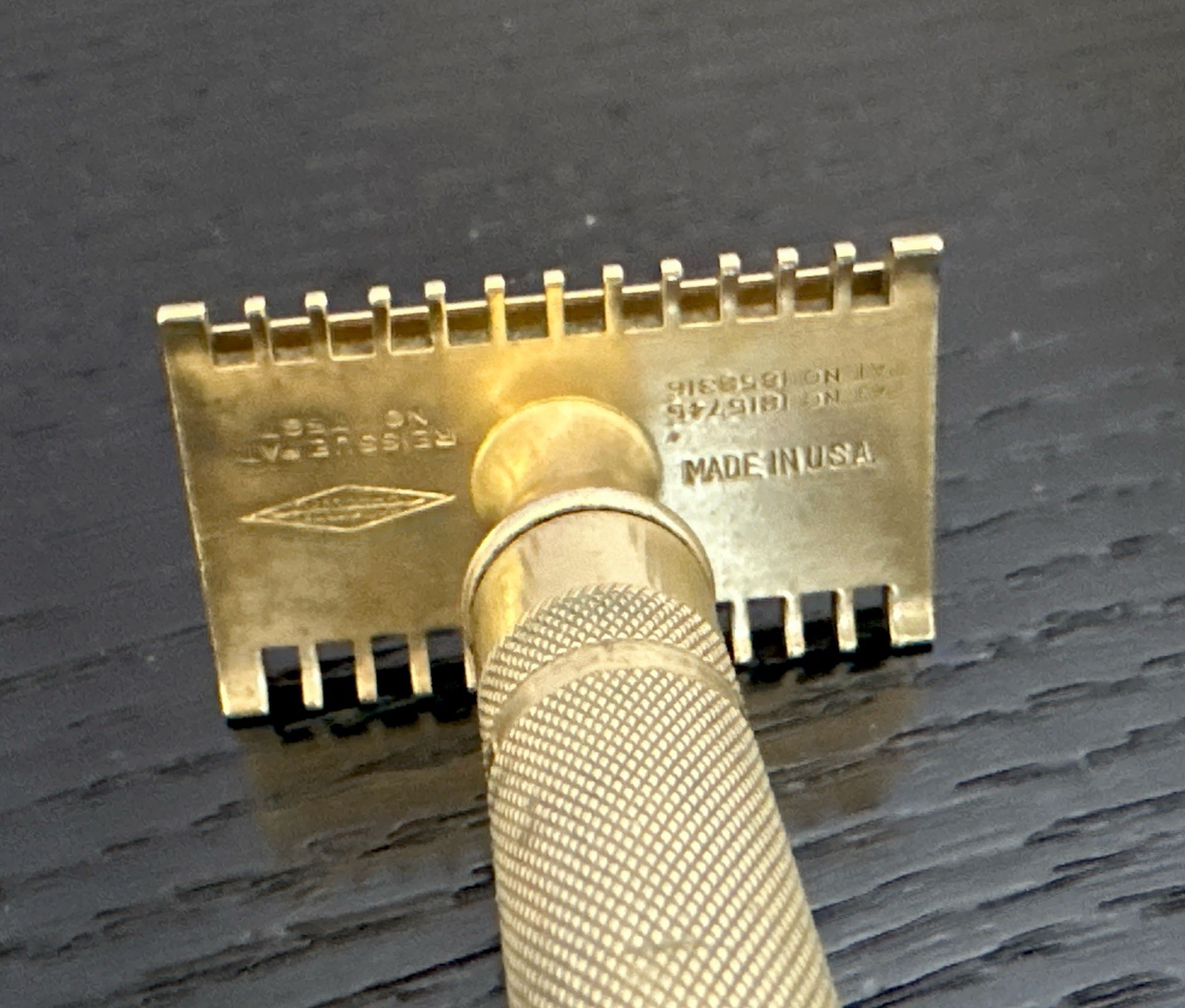 Vintage 1930’s Gillette New DeLuxe Safety Razor/Fat Common Bar Handle