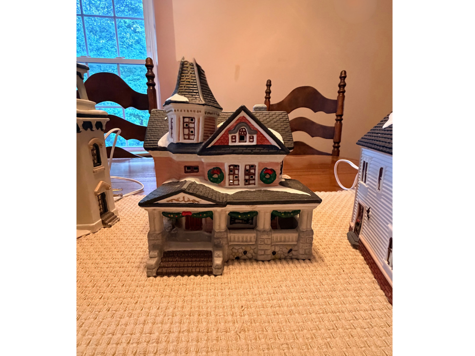 1996 Dickens Collectables Victorian Series Porcelain Lighted House 1996 Dickens Collectables Victorian Series Porcelain Lighted House