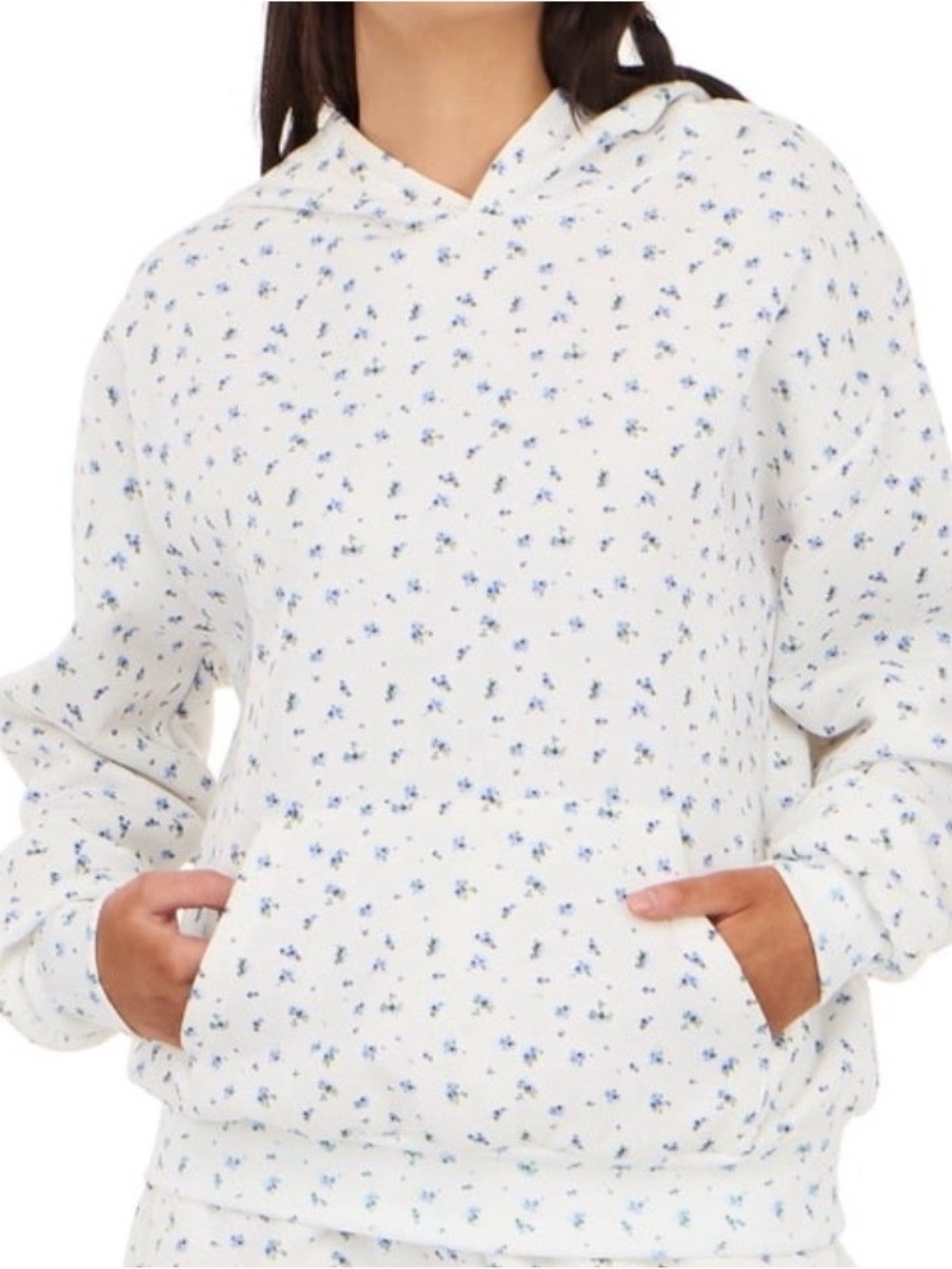 Forever 21 White Hoodie with Blue Floral Print Forever 21 White Hoodie with Blue Floral Print