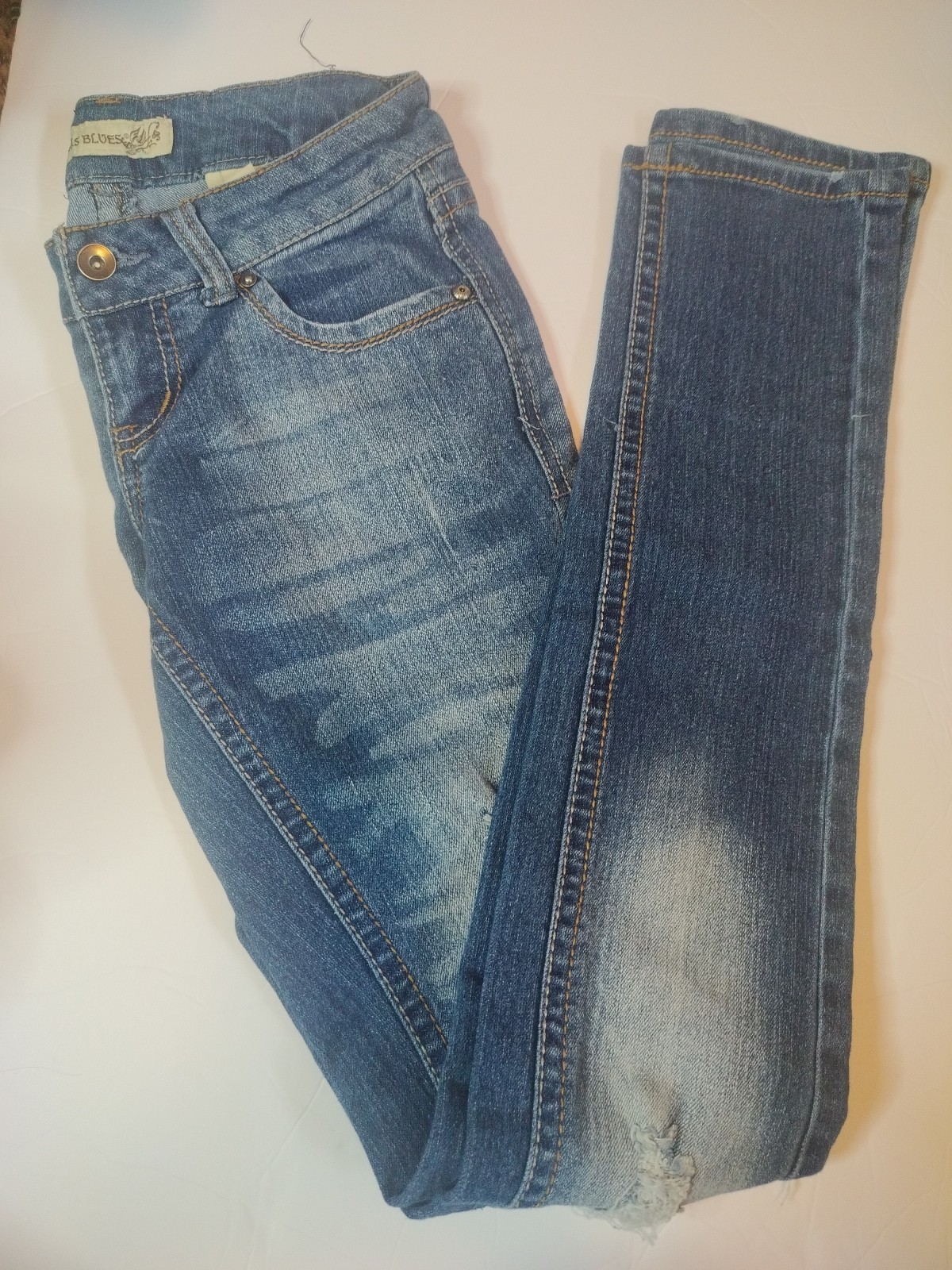 Paris blues size 3 distressed jeans