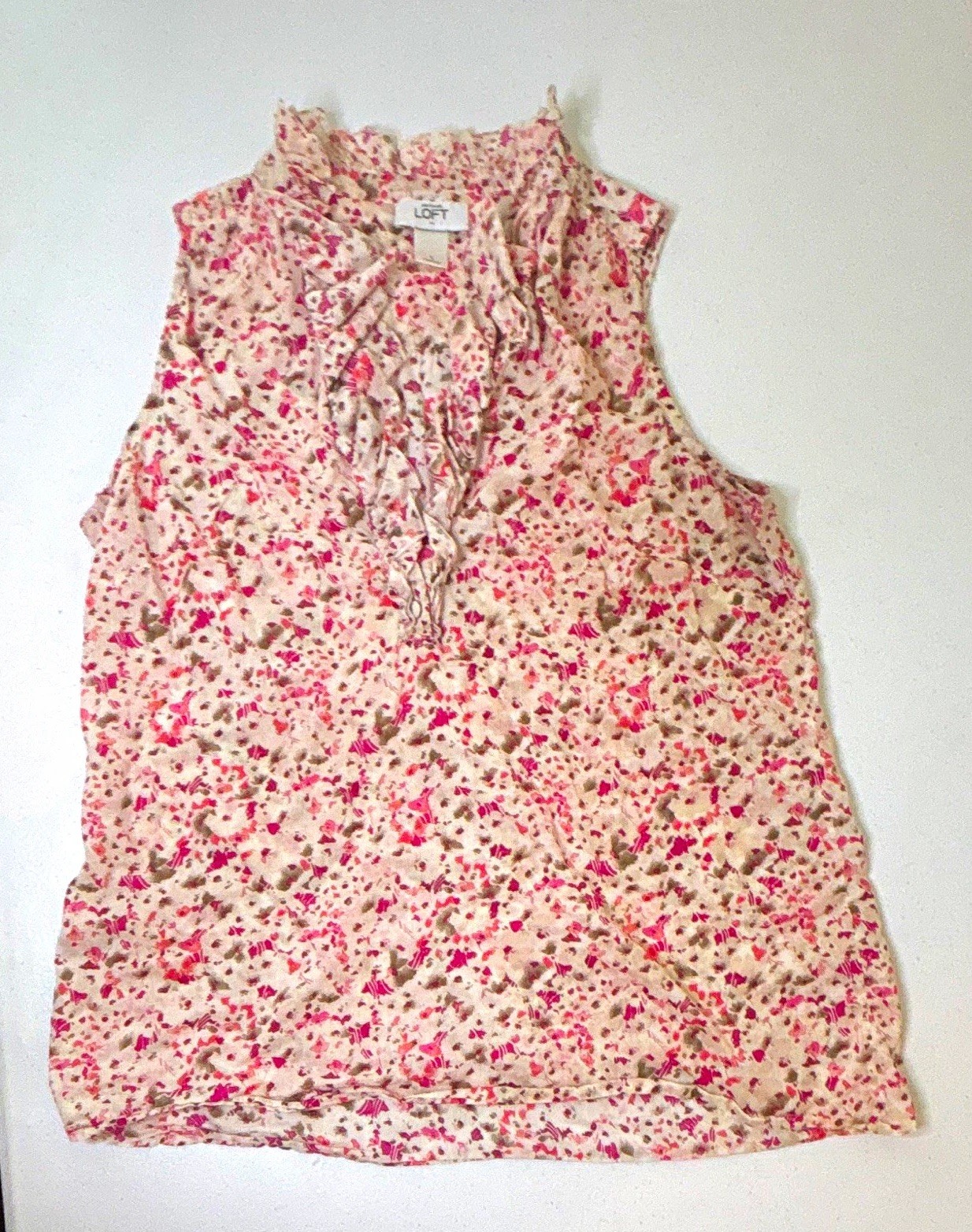 Ann Taylor LOFT Women’s Sleeveless V-Neck Button Ruffle Floral Blouse S Ann Taylor LOFT Women’s Sleeveless V-Neck Button Ruffle Floral Blouse S
