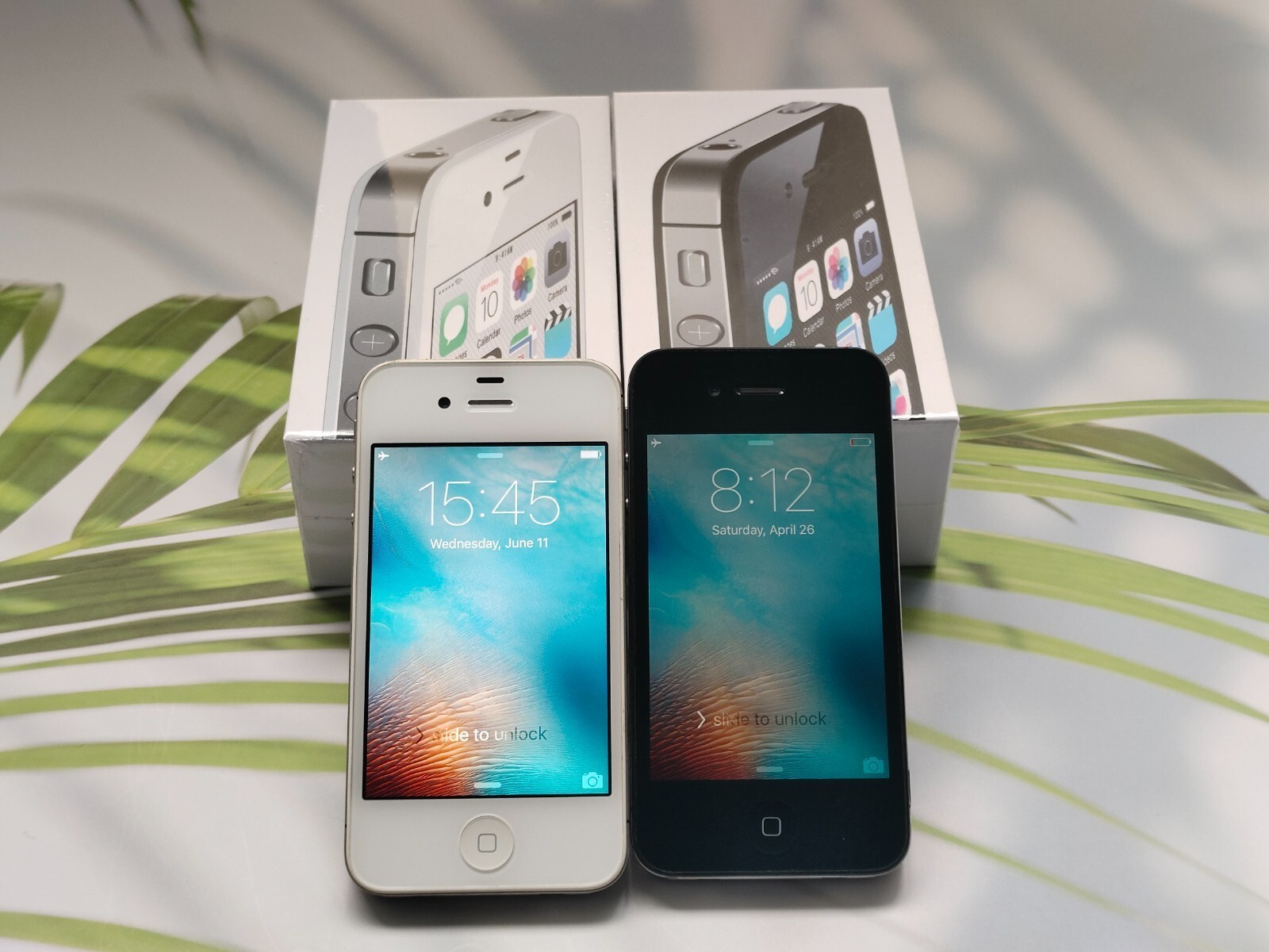 Original Apple iPhone 4/4s 8/16/32/64GB Fully UNLOCKED Black/White - Test good Original Apple iPhone 4/4s 8/16/32/64GB Fully UNLOCKED Black/White - Test good