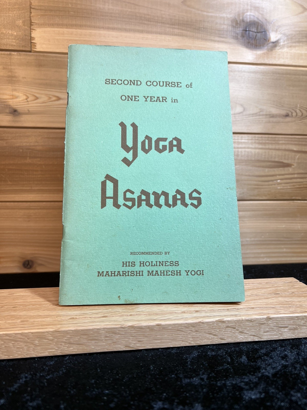 1965 Maharishi Mahesh Yogi Yoga Asanas Second Course Beatles Guru Rare