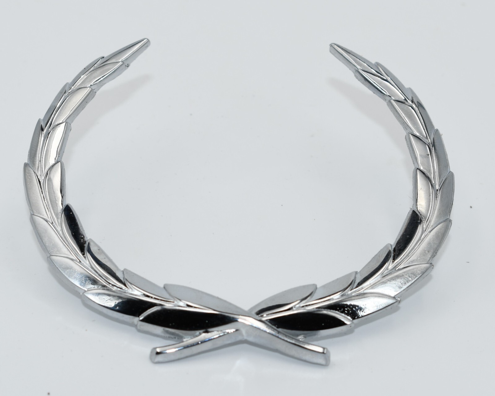 1965-1967 CADILLAC FLEETWOOD, ELDORADO, AND LIMOUSINE TRUNK WREATH - NEW