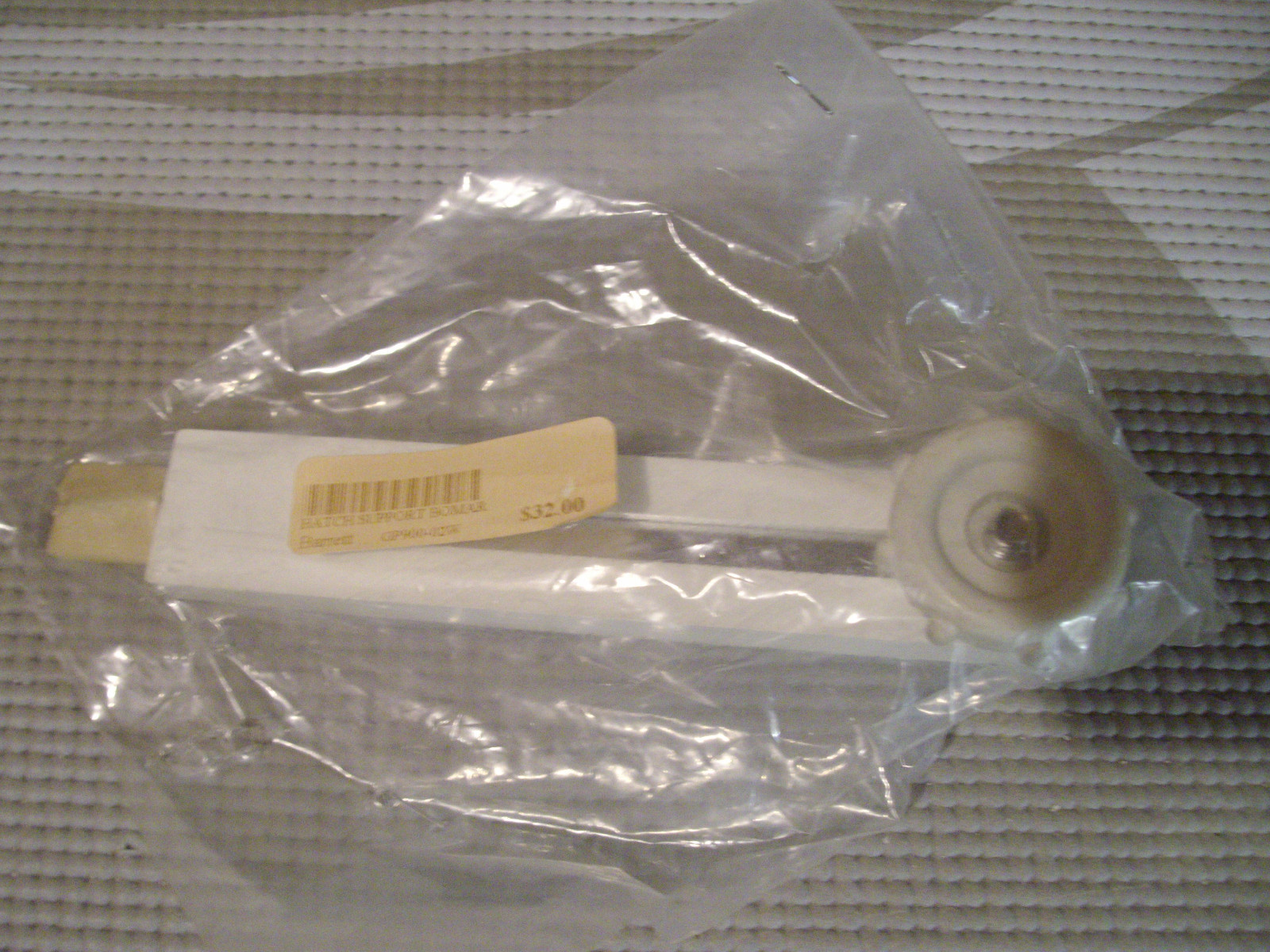 NOS BOMAR WHITE SLIDING HATCH SUPPORT GP900-02W BOAT MARINE BD1 NOS BOMAR WHITE SLIDING HATCH SUPPORT GP900-02W BOAT MARINE BD1