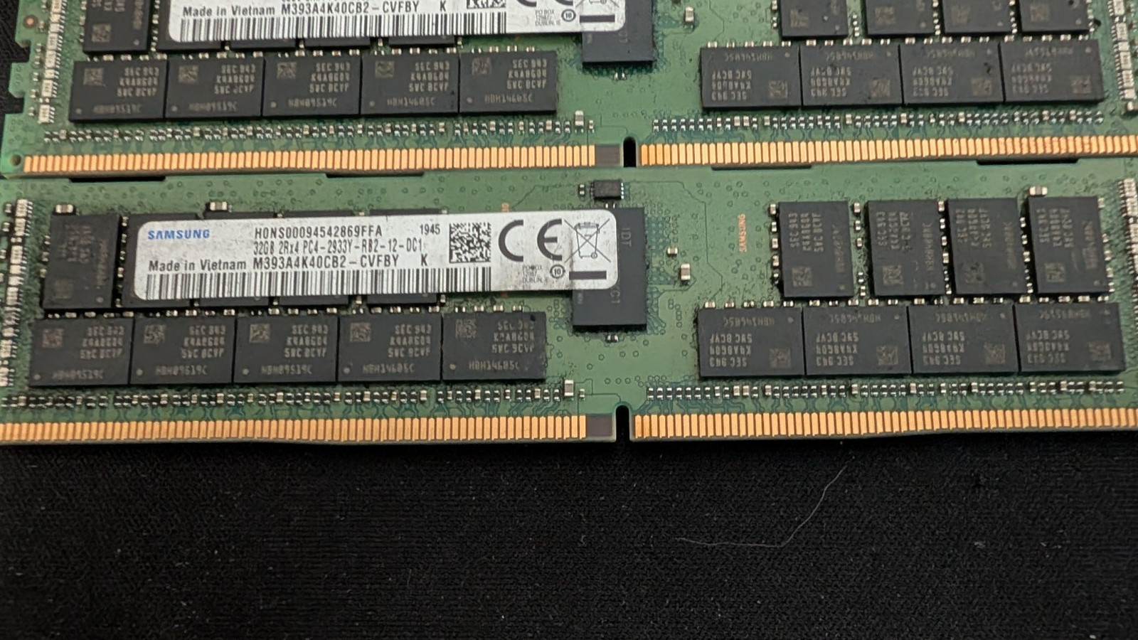 Server Memory: Samsung 32GB 2Rx4 PC4-2933Y ECC M393A4K40CB2-CVFBY