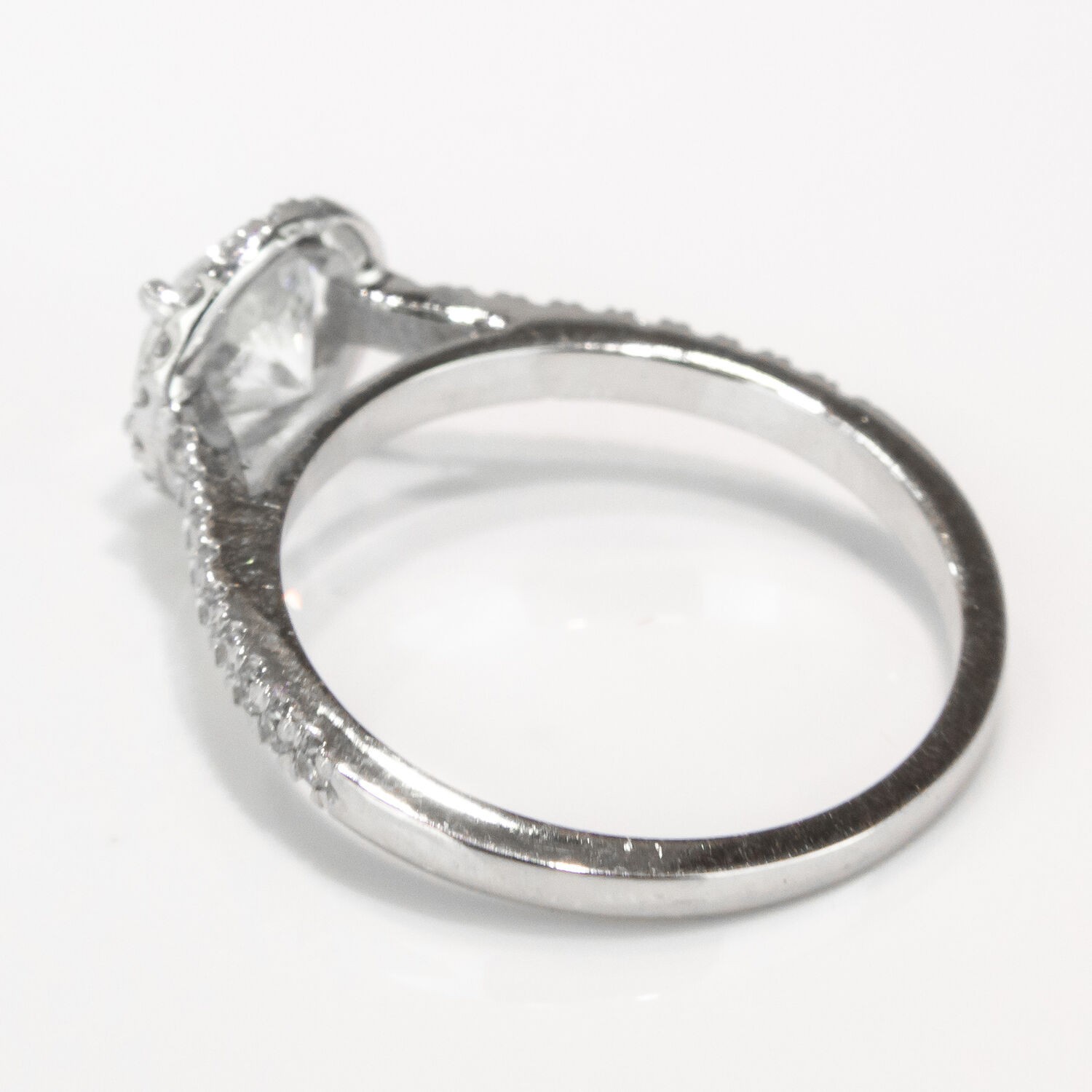 Elegant 950 Platinum Round Cut Diamond Engagement Ring 1.88 CT G/SI1-SI2