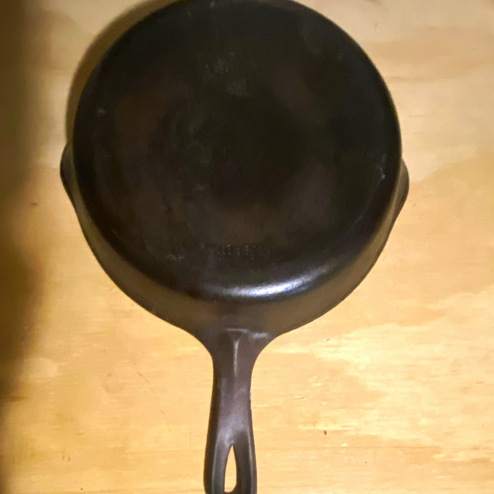 Vintage Wagner Cast Iron No. 1056 W Skillet Black Long Handle Pour Spouts Vintage Wagner Cast Iron No. 1056 W Skillet Black Long Handle Pour Spouts