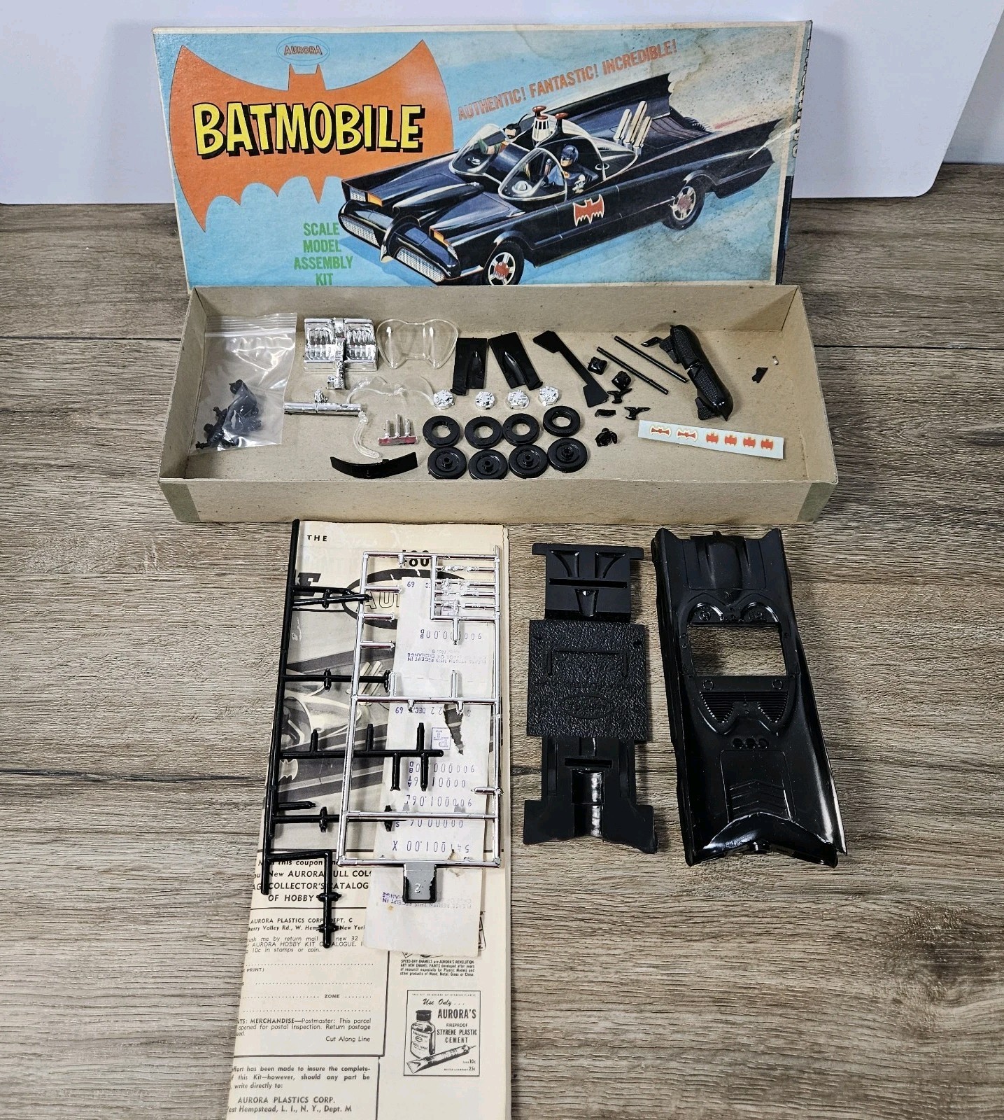 1966 Aurora Batmobile Model Kit W Original Box & Figures Instruction Manual RARE