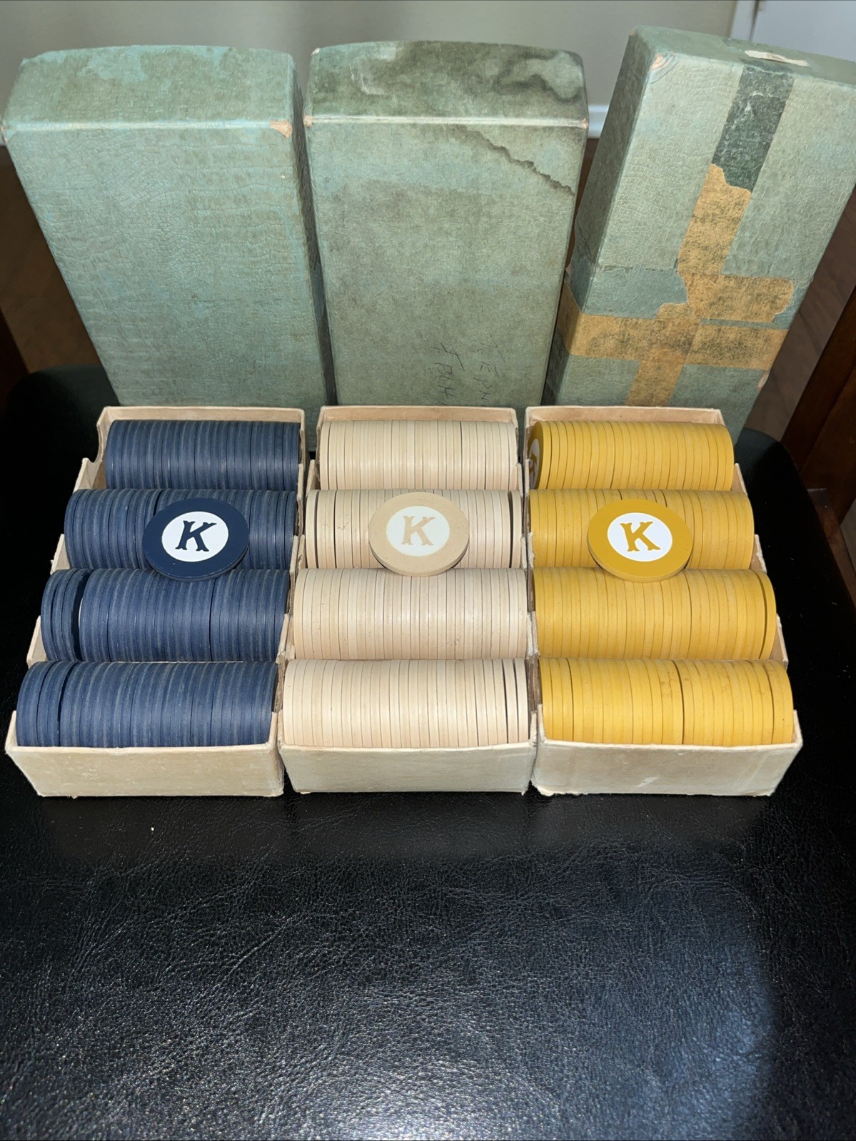 Vintage Letter Monogram K Poker Chip lot gambling 300 pieces Vintage Letter Monogram K Poker Chip lot gambling 300 pieces