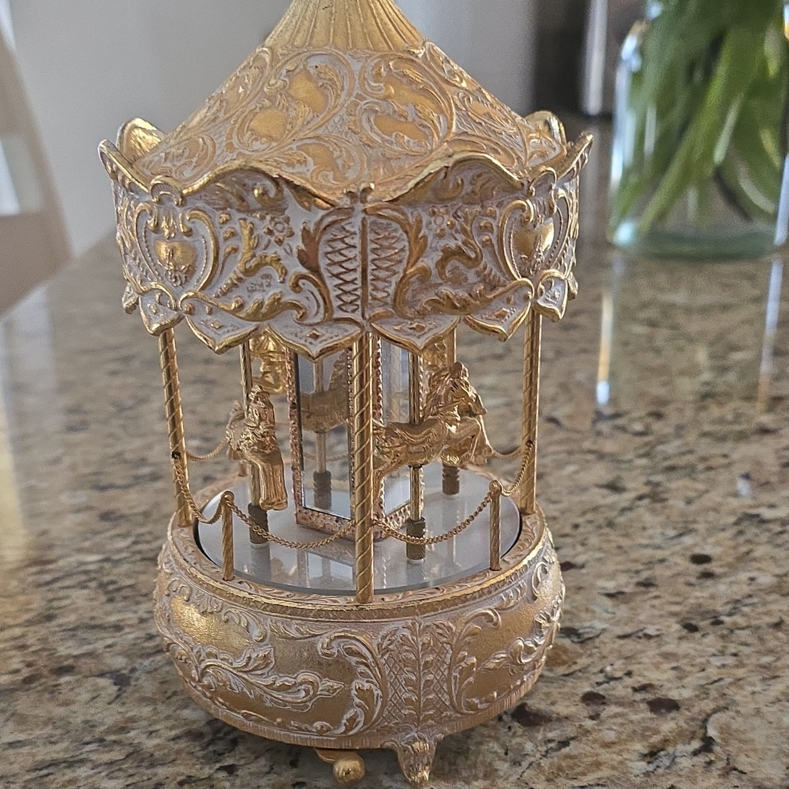 Sankyo Gold Carousel Music Box Made in Japan 1970-Now Decorative Collectible Sankyo Gold Carousel Music Box Made in Japan 1970-Now Decorative Collectible