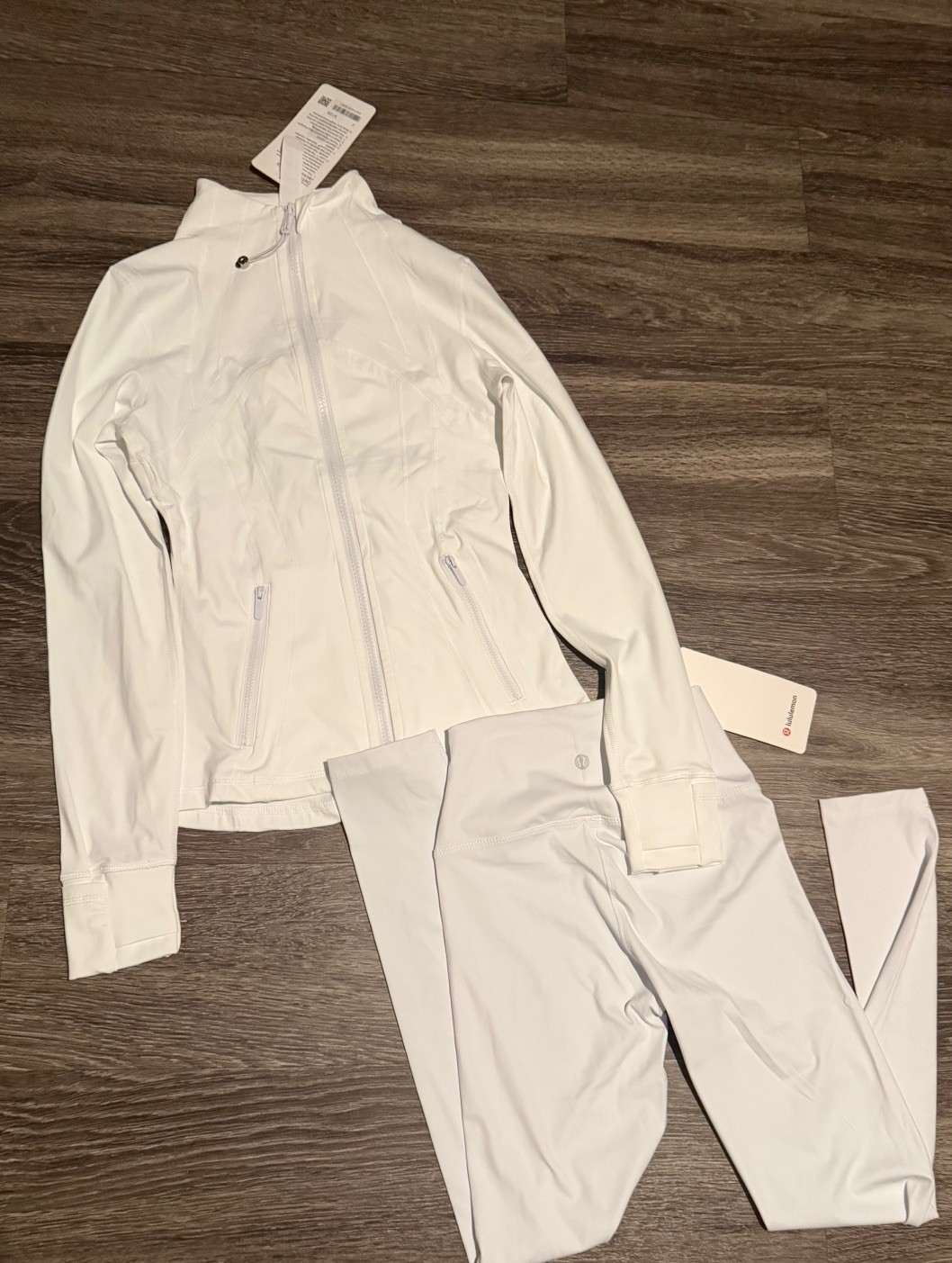Lululemon define women’s white tracksuit size 2 jackets & pants, 2-piece 