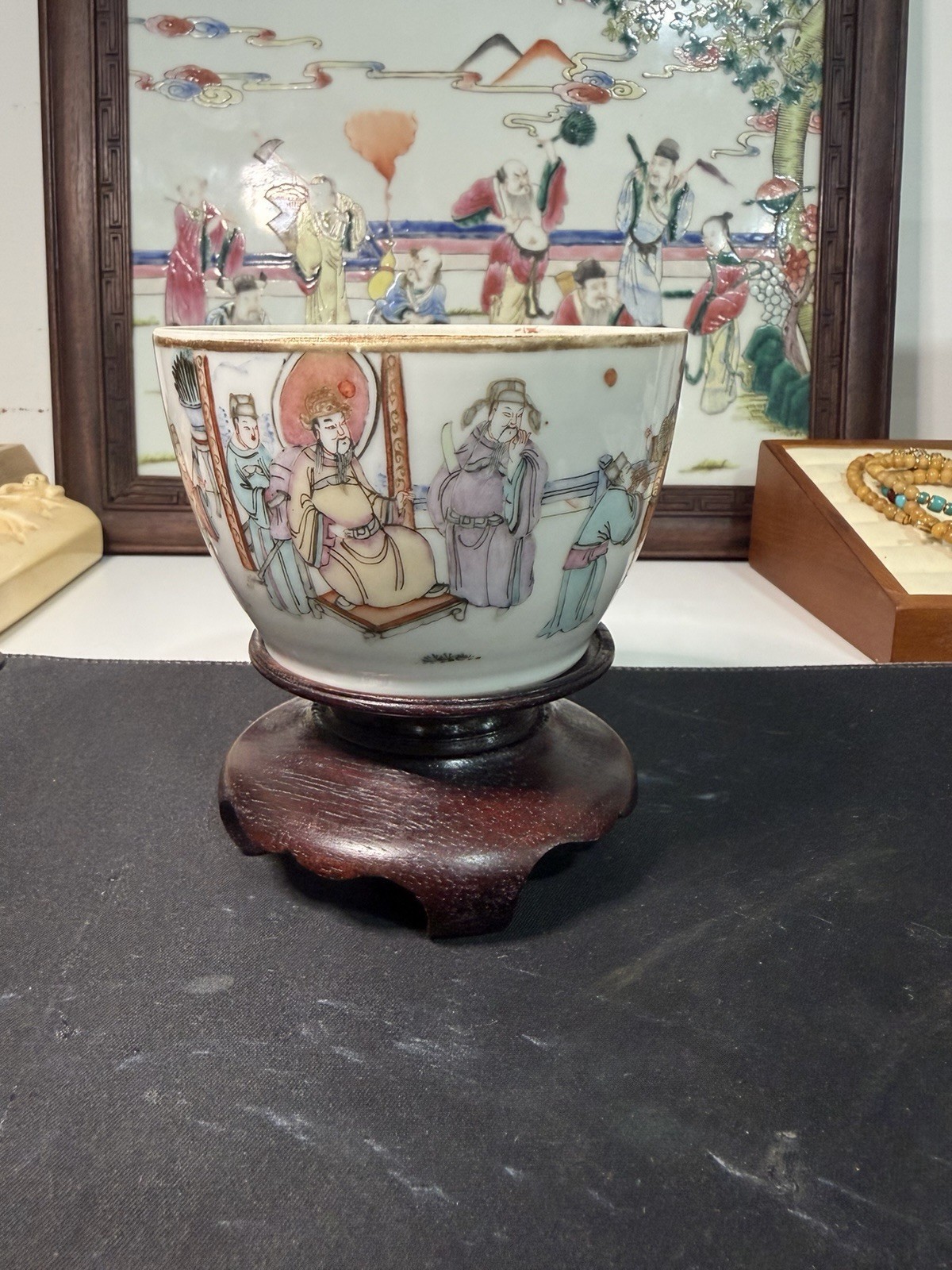 Late Qing Dynasty Tongzhi Period Famille Rose Figural Porcelain Bowl, Late Qing Dynasty Tongzhi Period Famille Rose Figural Porcelain Bowl,