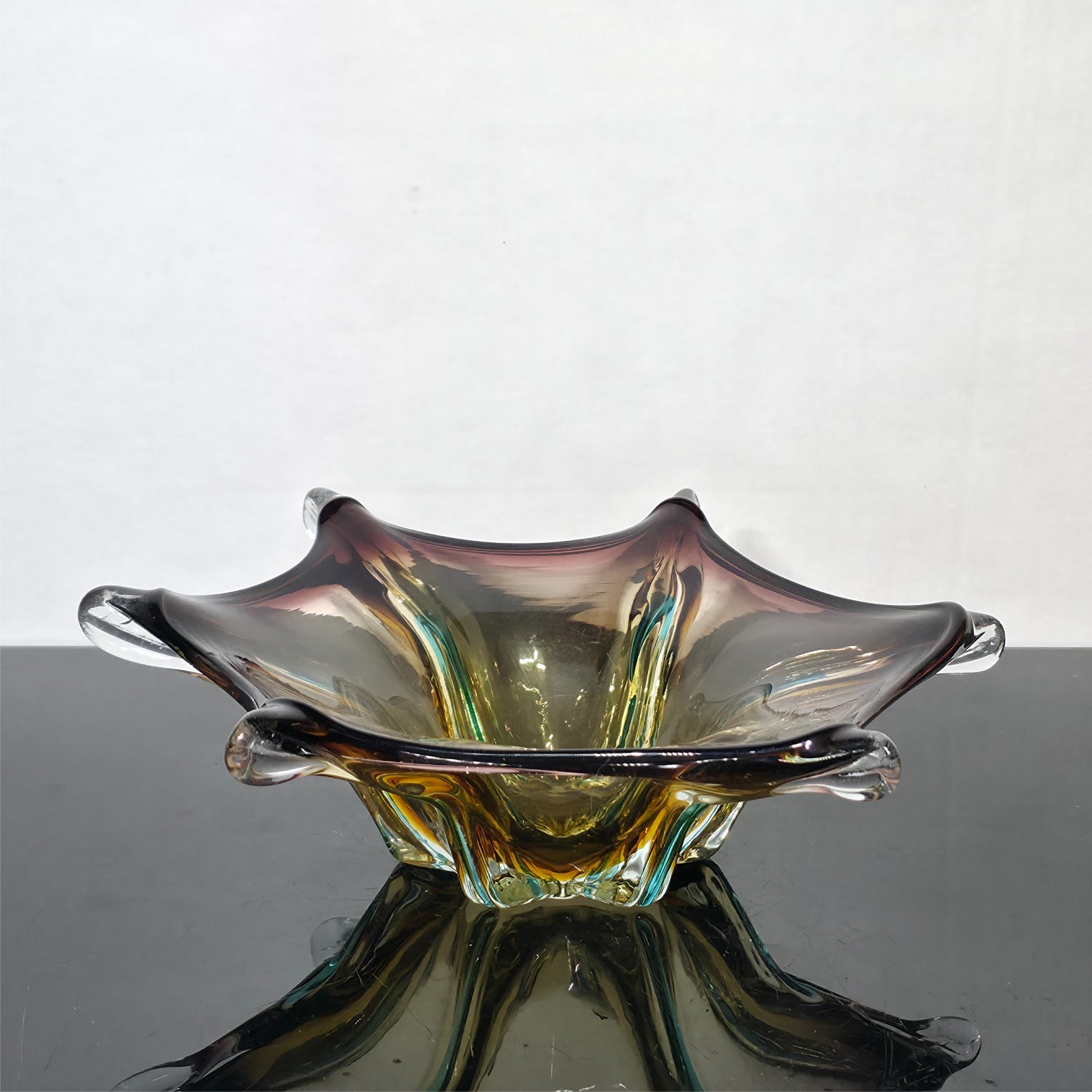 Murano Italian Art Glass Amethyst Amber Ruffled Centerpiece Bowl Murano Italian Art Glass Amethyst Amber Ruffled Centerpiece Bowl