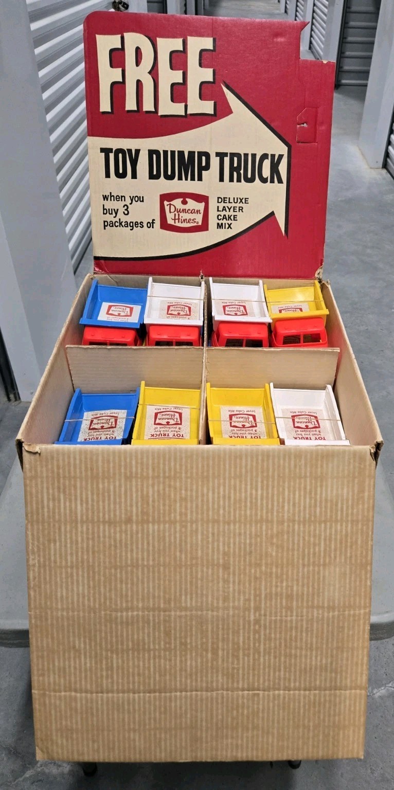 Vtg Duncan Hines Dump Truck/Layer Cake Mix Store Display 20 Trucks VERY RARE Vtg Duncan Hines Dump Truck/Layer Cake Mix Store Display 20 Trucks VERY RARE