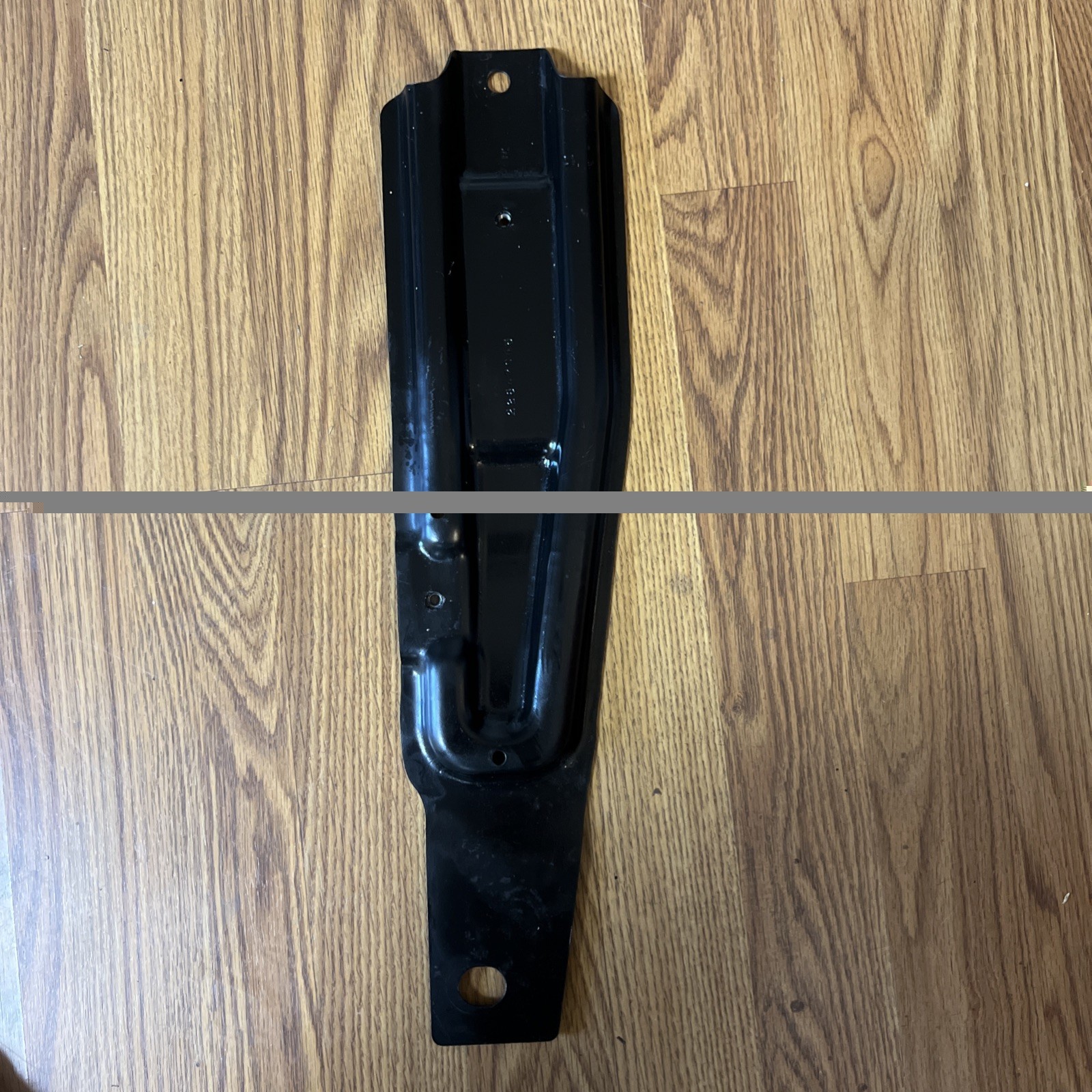 2015-2020 CHEVROLET SUBURBAN STEERING GEAR RACK RIGHT SIDE COVER SKID SHIELD OEM 2015-2020 CHEVROLET SUBURBAN STEERING GEAR RACK RIGHT SIDE COVER SKID SHIELD OEM