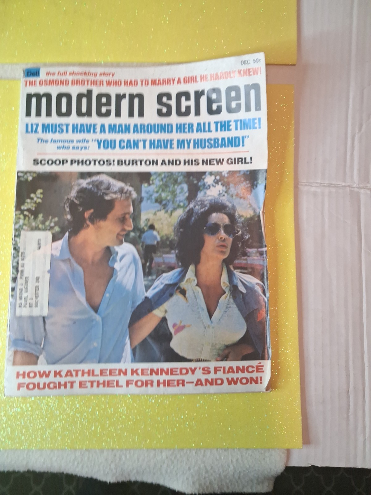 Modern Screen Magazine, DEC 1973, Liz Taylor needs a man.