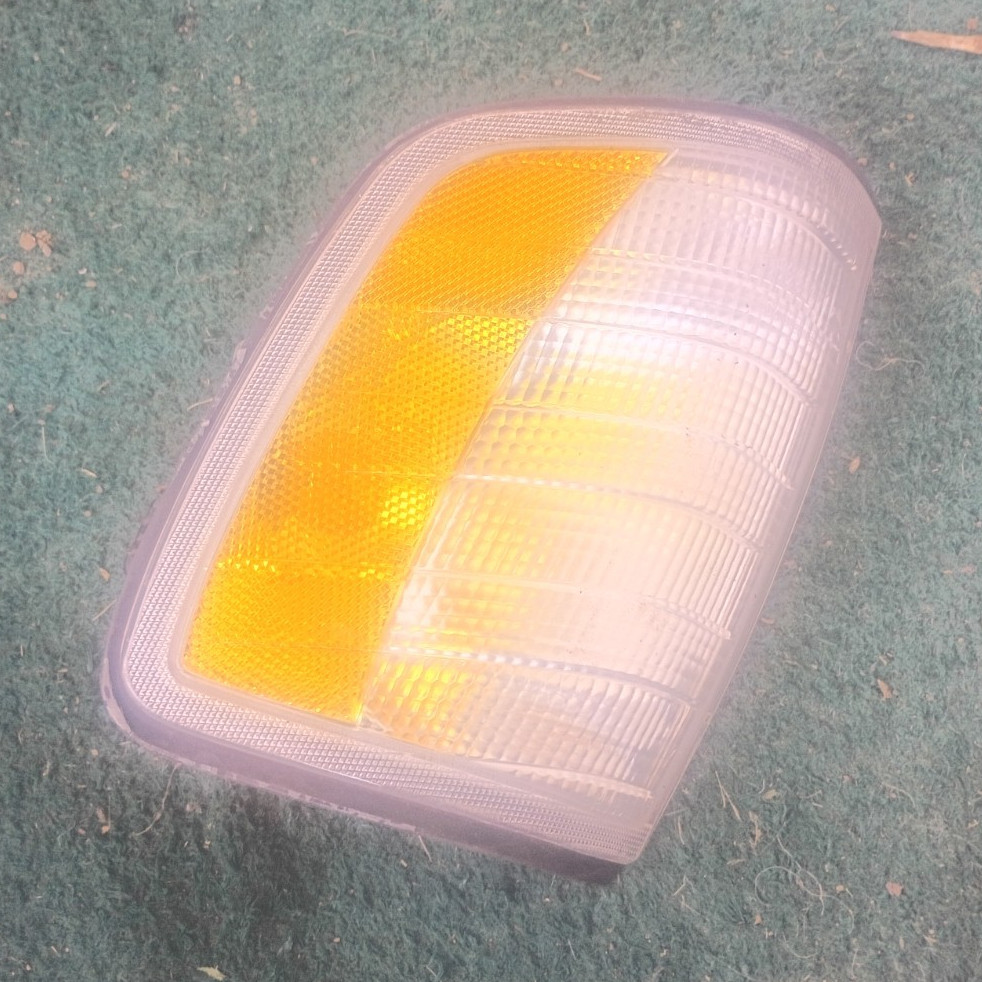 For 94-95 Benz E-Class Park Corner Light Turn Signal Marker Lamp LH Driver Side
