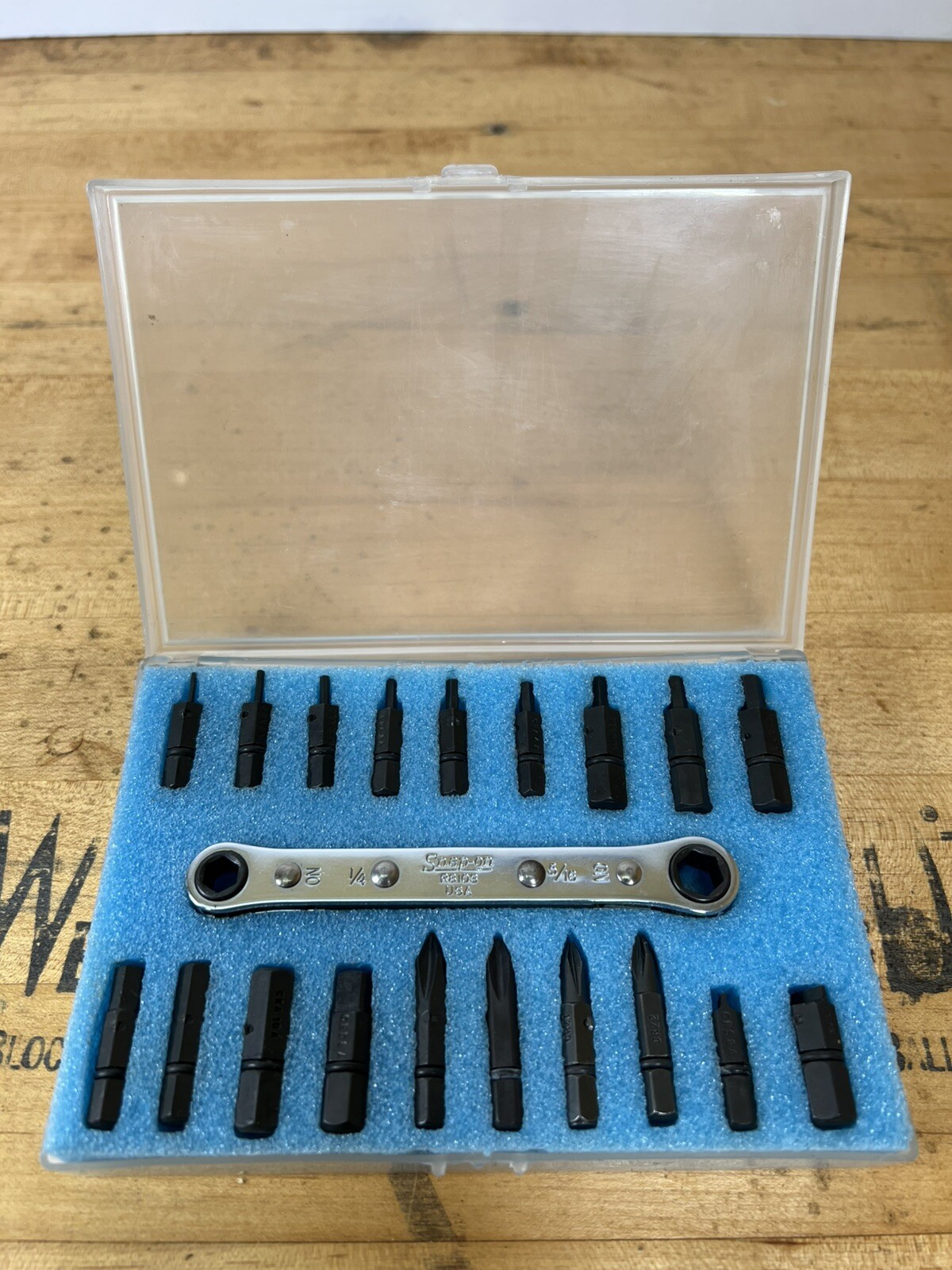 Rare Snap-On 20 Pc Offset Ratcheting Box Wrench Set CRA180BK w/ Case - NOS - USA Rare Snap-On 20 Pc Offset Ratcheting Box Wrench Set CRA180BK w/ Case - NOS - USA