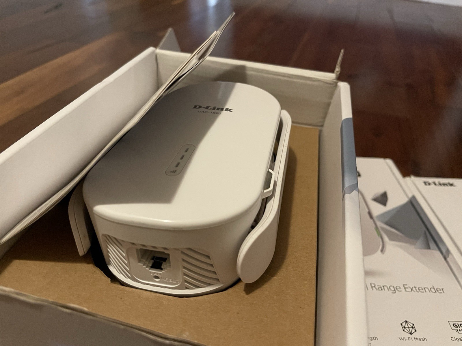 D-Link AC2000 Dual Band WiFi Extender Mesh Plug-In Signal Booster