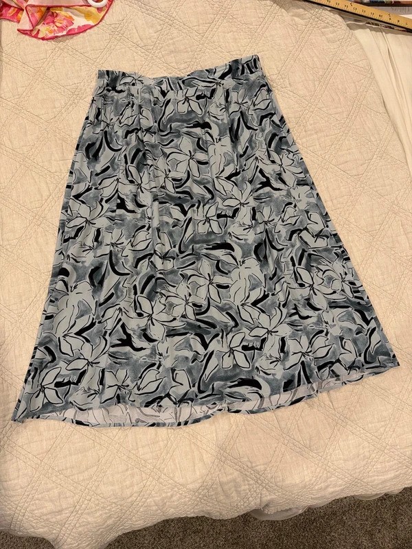 Nine West Floral Pattern Lightweight Women’s Skirt Nine West Floral Pattern Lightweight Women’s Skirt
