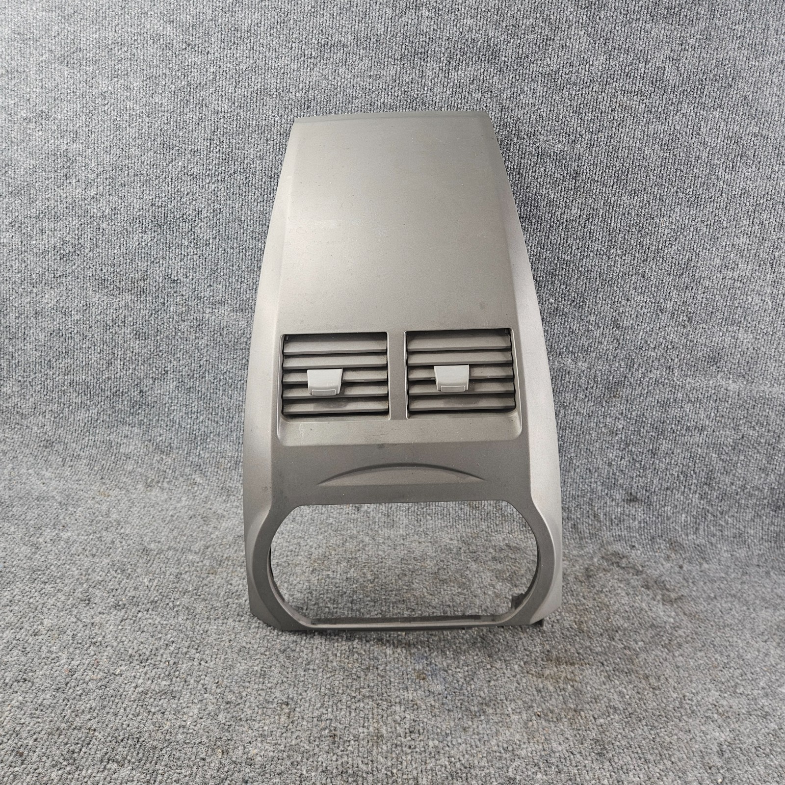 2002-2004 Nissan Altima Center Dash Radio Vent Trim Bezel Grey Vents 2002-2004 Nissan Altima Center Dash Radio Vent Trim Bezel Grey Vents