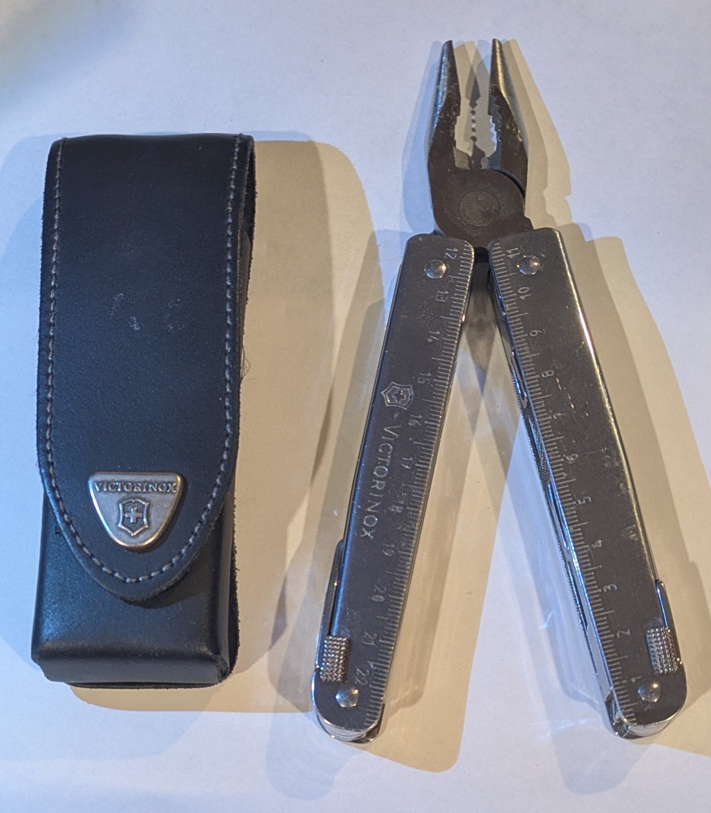 Victorinox SwissTool Swiss Army Knife Multi Tool Orig. Black Sheath Nice Victorinox SwissTool Swiss Army Knife Multi Tool Orig. Black Sheath Nice