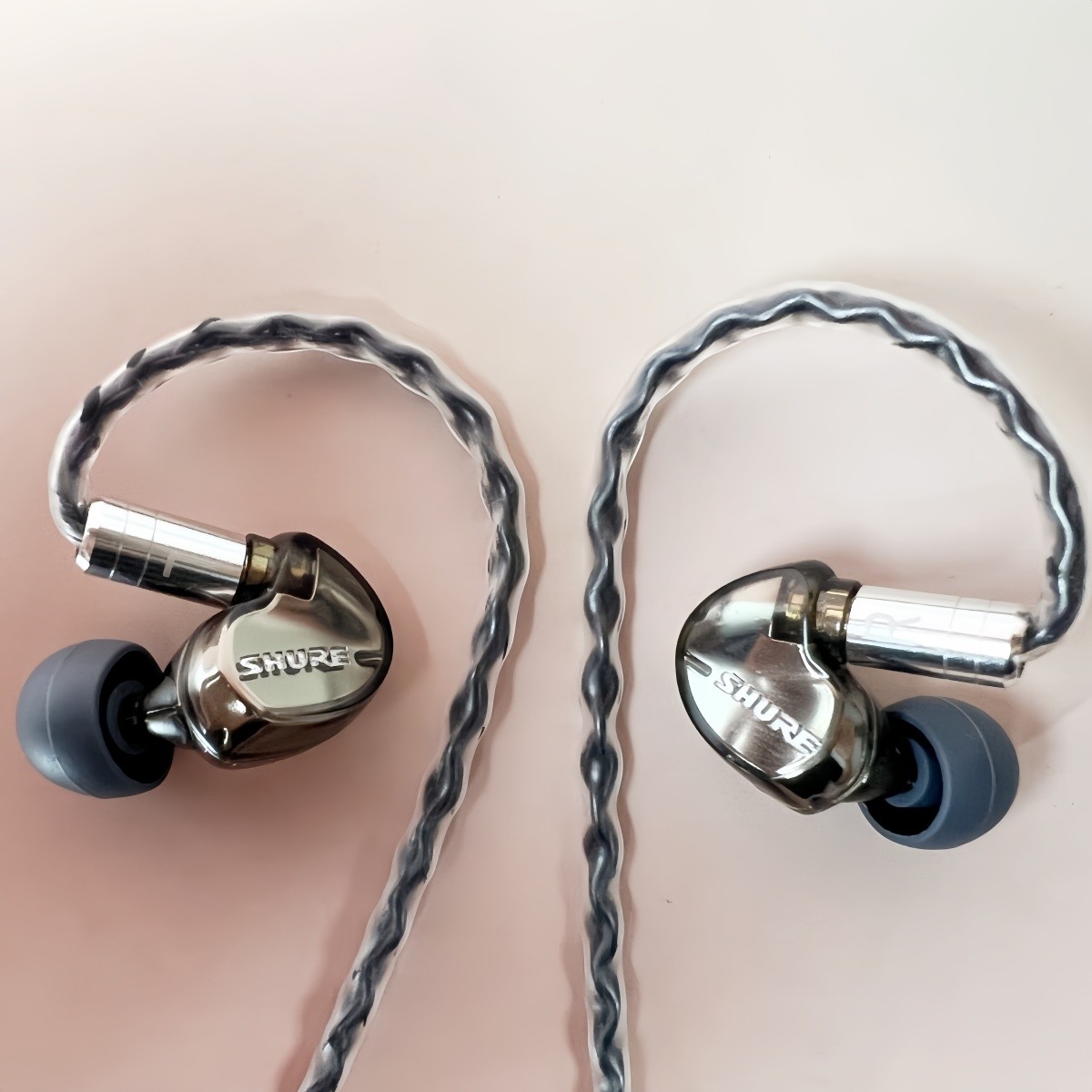 Shure SE535 Sound Isolating Earphones with 3.5mm Pro Cable - Black Gold Earbuds