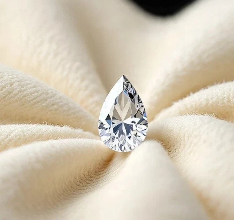 YG Loose Lab-Grown CVD Diamond 2 Ct Pear Cut VVS1 - F Certified Diamond Gemstone