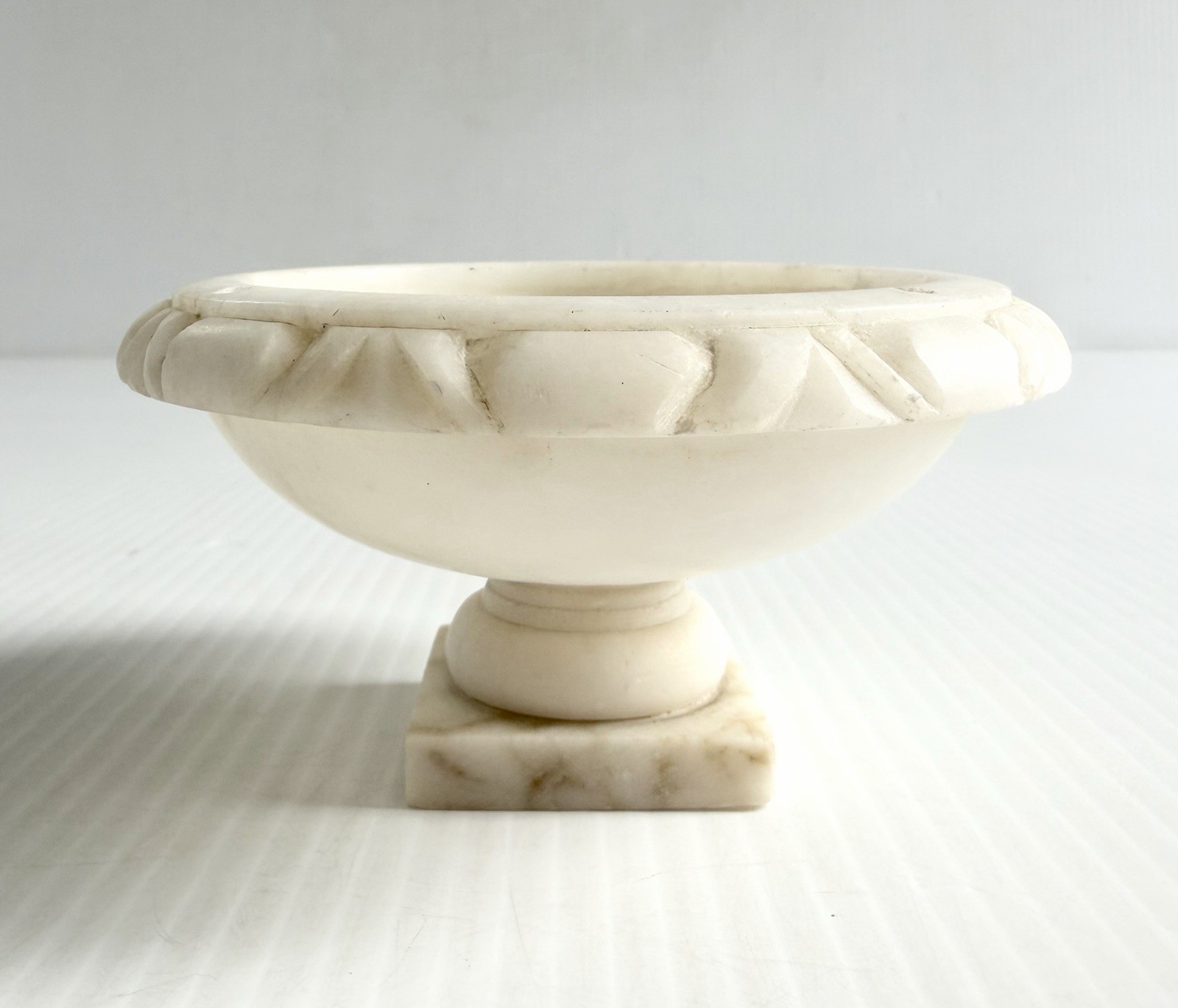 Vintage Alabaster Marble Birdbath Hand Carved Stone Sculpture 5 inch, No Birds Vintage Alabaster Marble Birdbath Hand Carved Stone Sculpture 5 inch, No Birds