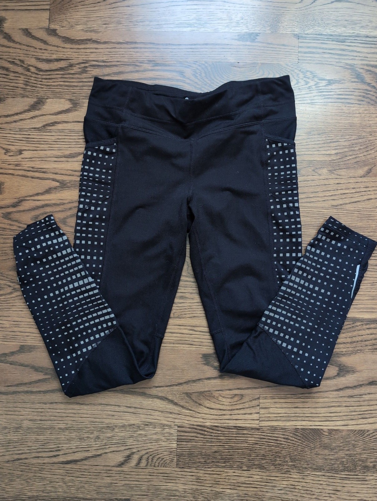 Athleta reflective running full length Leggings- medium Athleta reflective running full length Leggings- medium