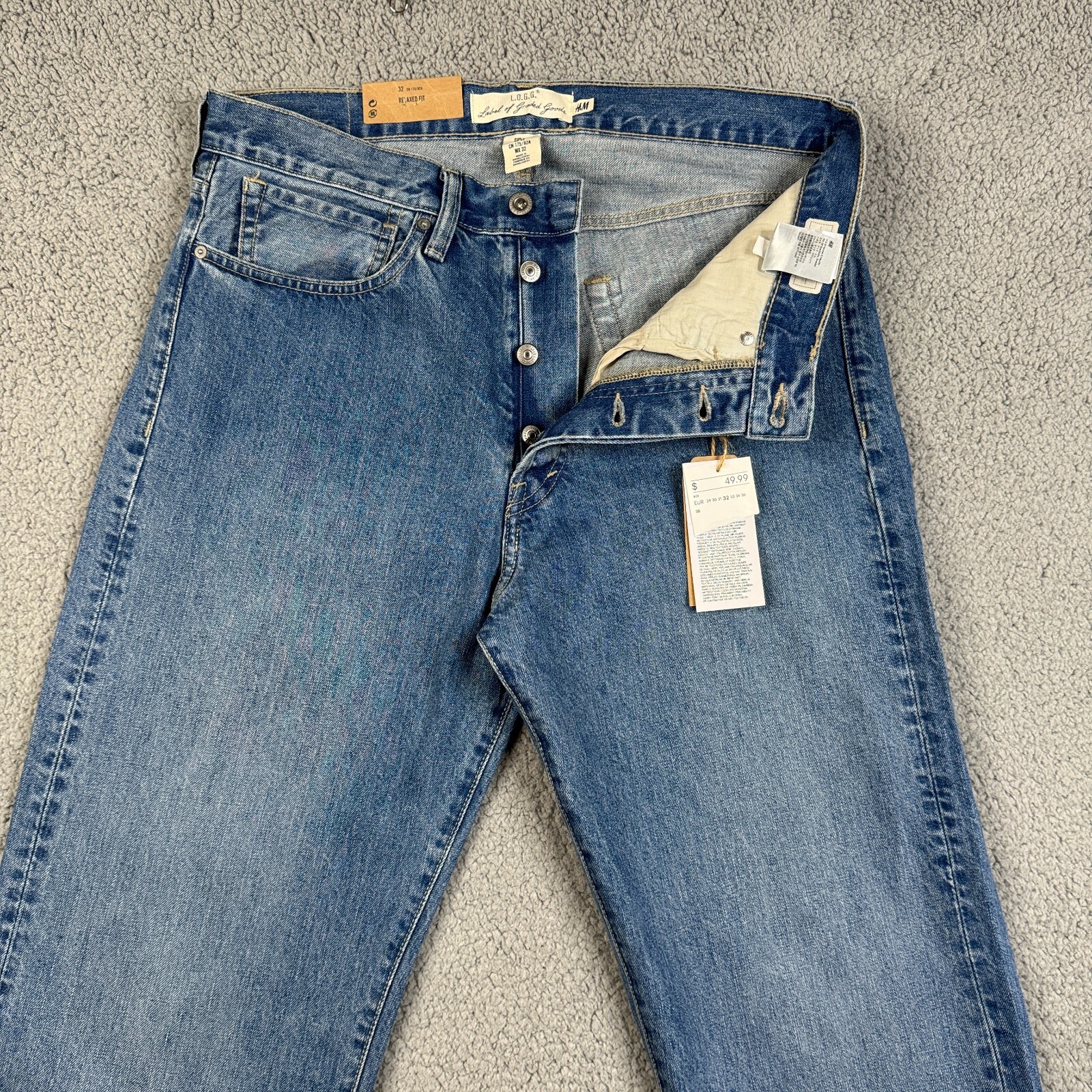 H&M Jeans Mens Size 32x33 Medium Wash Relaxed Fit 100% Cotton Button Fly NWT H&M Jeans Mens Size 32x33 Medium Wash Relaxed Fit 100% Cotton Button Fly NWT