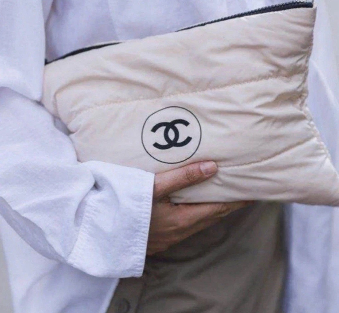 CHANEL Quilted Cosmetic Makeup Pouch CHANEL Quilted Cosmetic Makeup Pouch