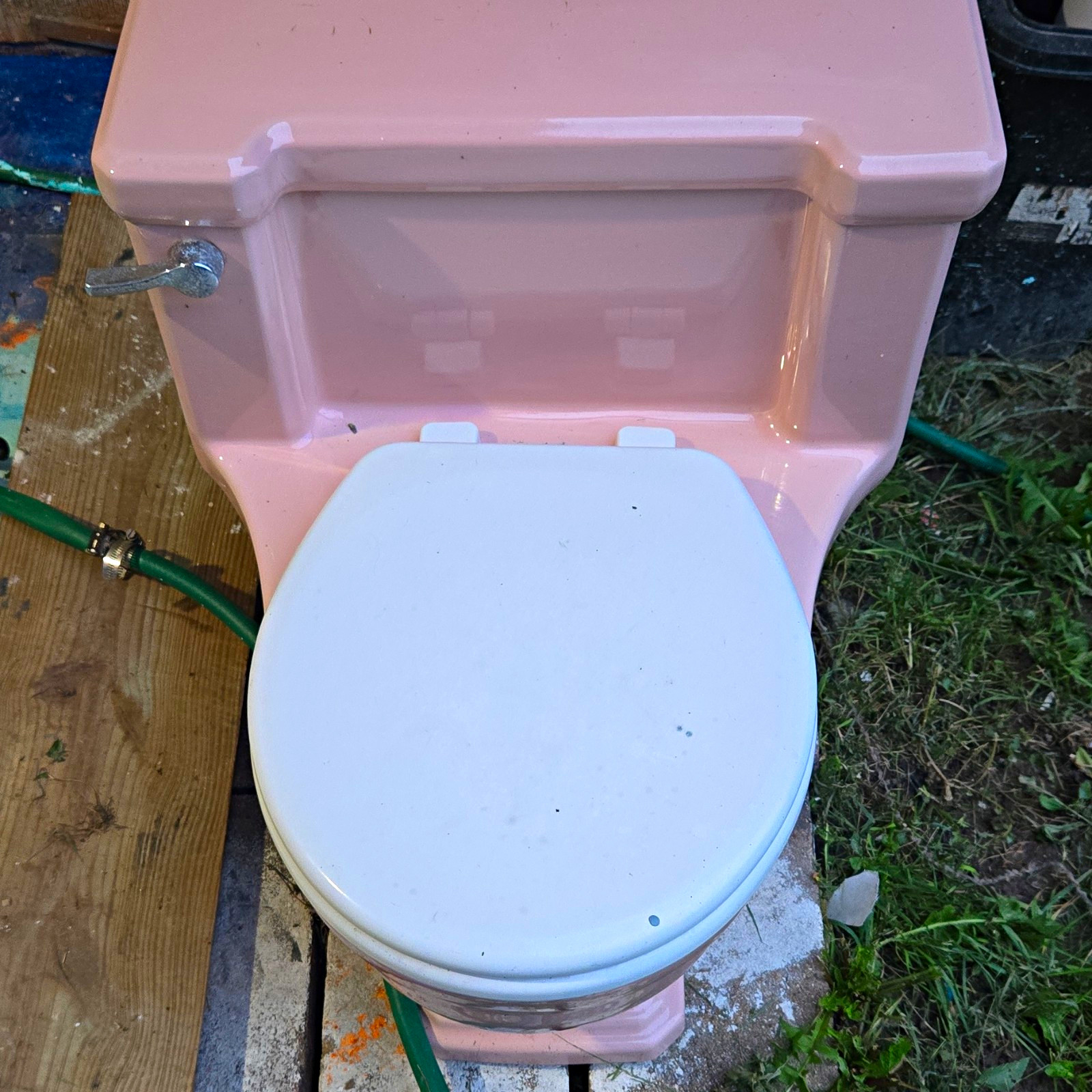 Standard Vintage Pink 2-Piece Round Toilet w/ White Seat, Gravity Fed