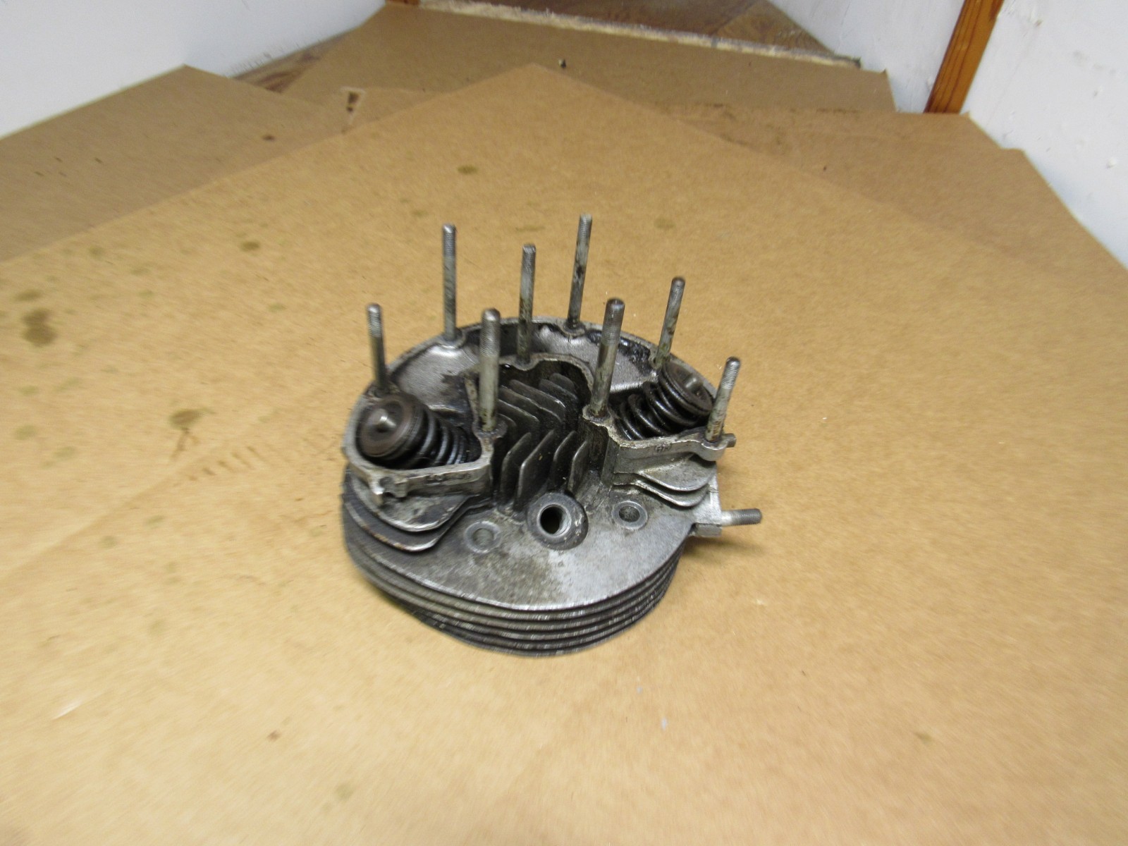 Vintage BSA C15 250 Cylinder Head 40-0440 1961 - 1962 40-0441 Vintage BSA C15 250 Cylinder Head 40-0440 1961 - 1962 40-0441