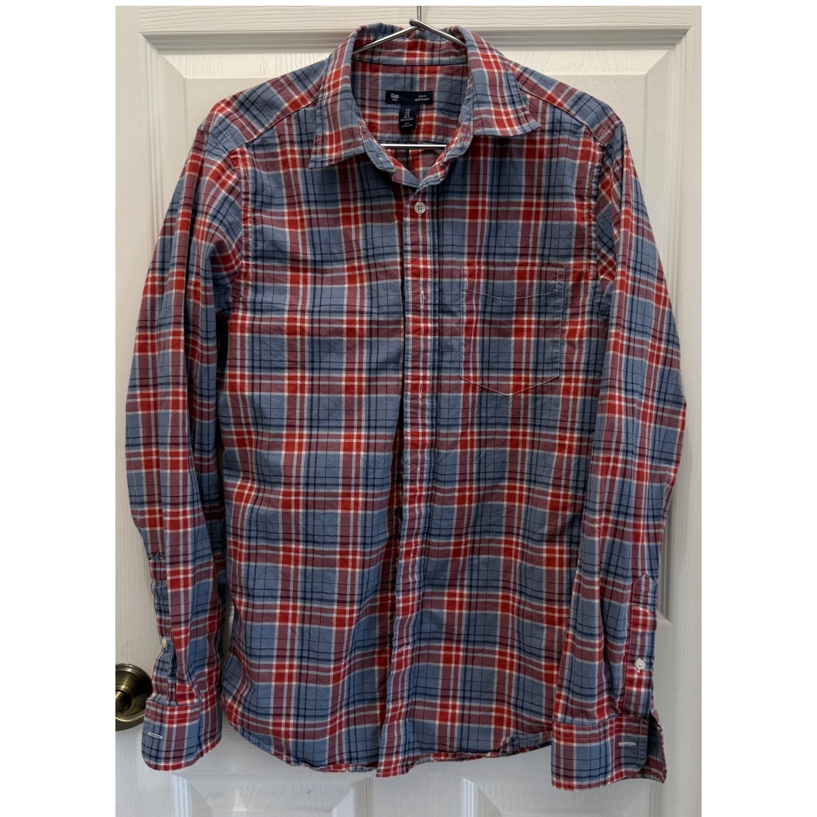 Gap Slim Fit Plaid Button Down Shirt Mens Small Red Blue Long Sleeve Pocket Gap Slim Fit Plaid Button Down Shirt Mens Small Red Blue Long Sleeve Pocket