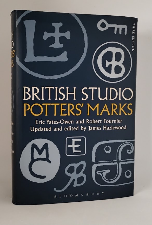 3rd Edition VG British Studio Potters Marks - Updated by James Hazlewood 3rd Edition VG British Studio Potters Marks - Updated by James Hazlewood