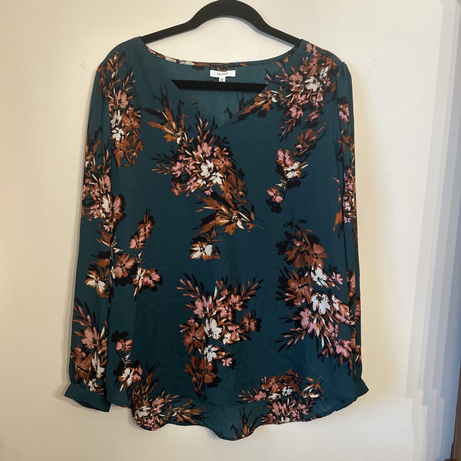 Maurices Women\'s Floral Print V-Neck