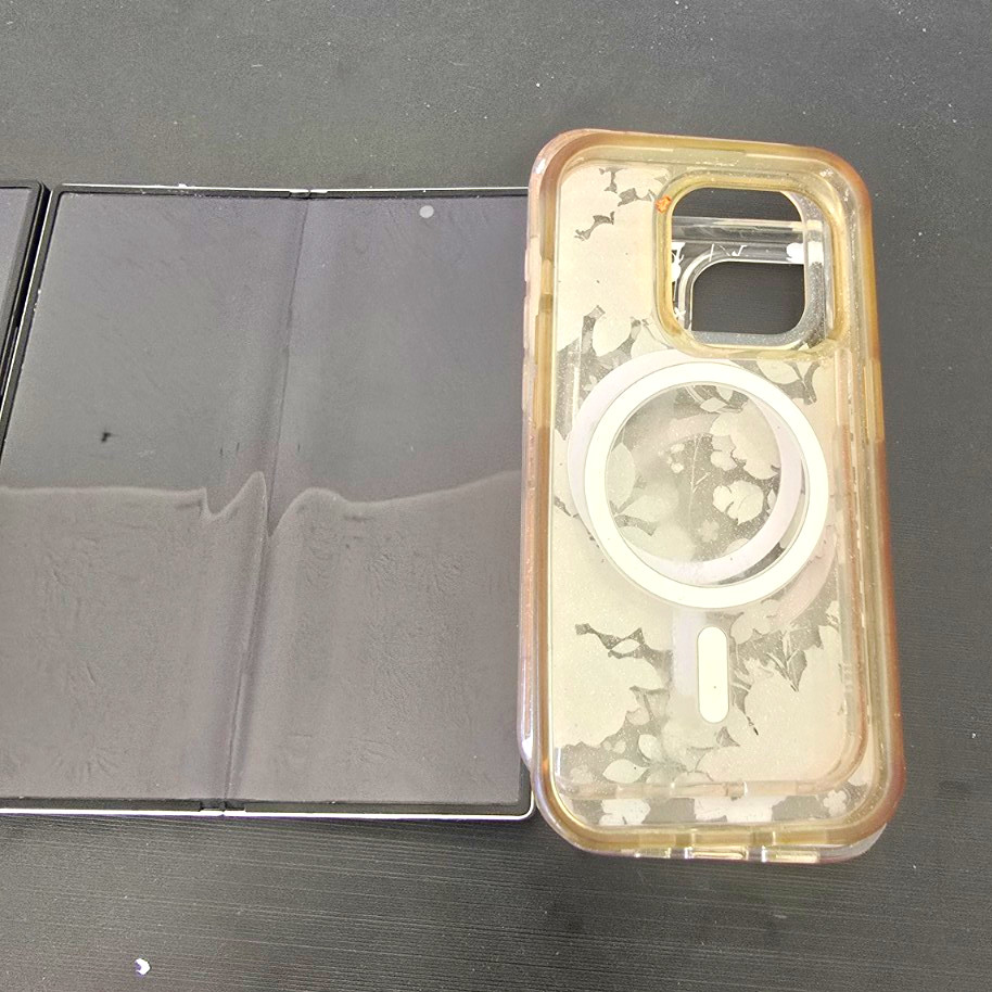 Samsung Galaxy S24 Plus, Zfold 6 (2) And Iphone Cases For Parts Samsung Galaxy S24 Plus, Zfold 6 (2) And Iphone Cases For Parts