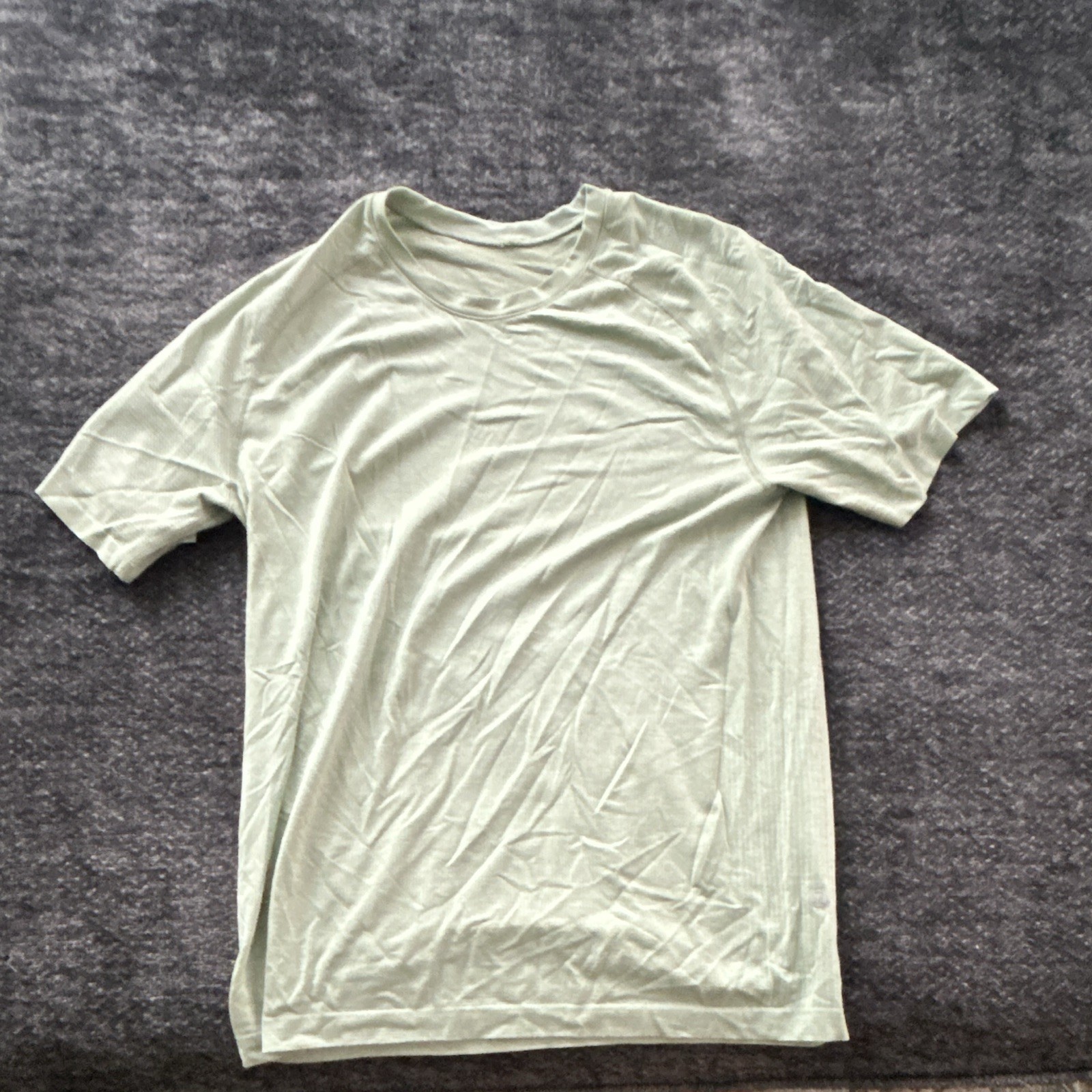 Lululemon Men’s M Textured Tech Short Sleeve Jersey T-Shirt Lululemon Men’s M Textured Tech Short Sleeve Jersey T-Shirt