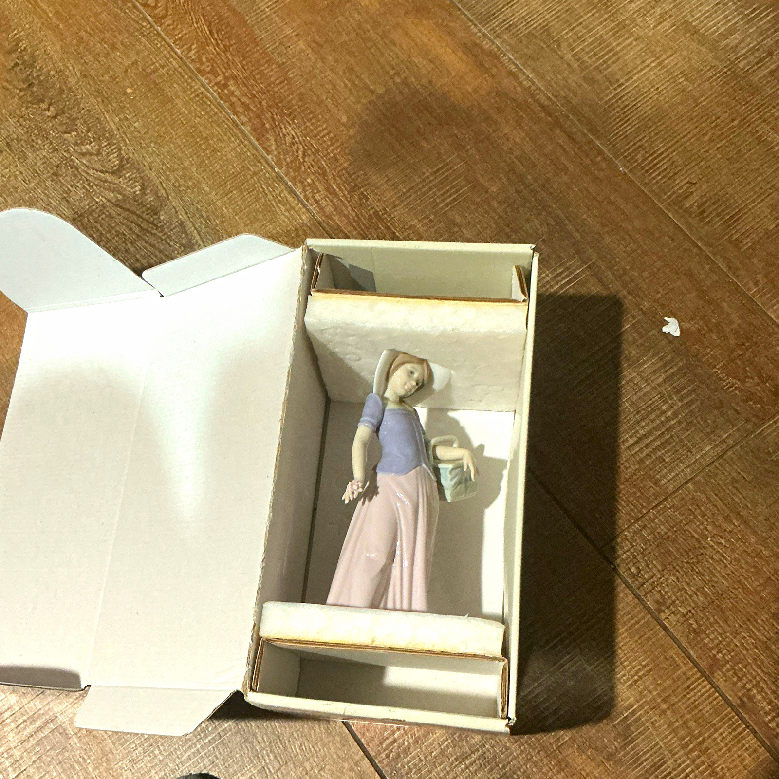 Lladro Tailor Made Figurine 6489 Glossy Porcelain Girl Basket 1997 Event Box