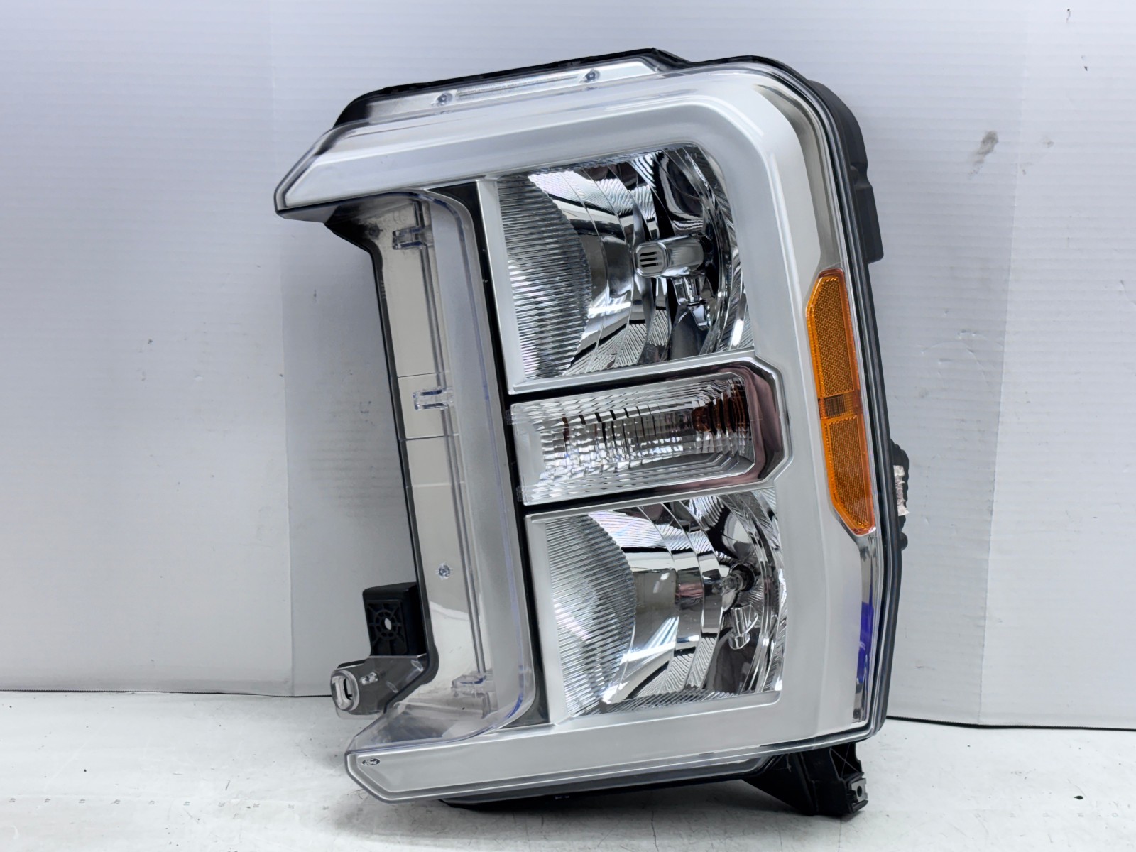 2023-2026 Ford F250 F350 F450 F550 Halogen Front Left OEM Headlight pc3b13006ah 2023-2026 Ford F250 F350 F450 F550 Halogen Front Left OEM Headlight pc3b13006ah