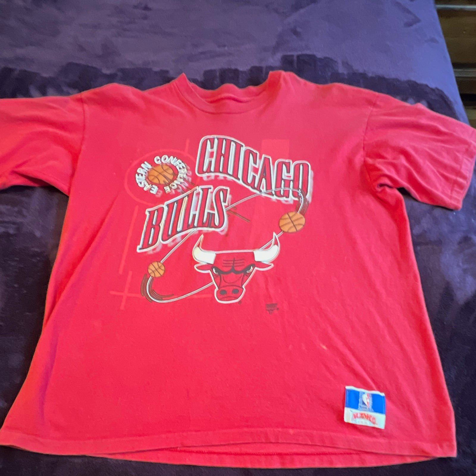 Vintage 90s Chicago Bulls Nutmeg Mills T Shirt Fits Large Red NBA Pinhole Flaw