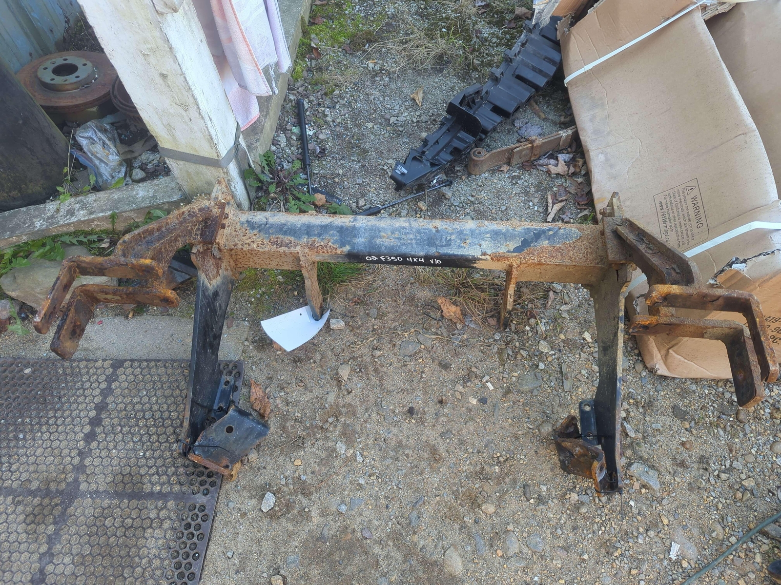 BOSS SNOW PLOW PUSH PLATES TRUCK SIDE CAME OFF OF 2002 FORD F350 *PICKUP ONLY*