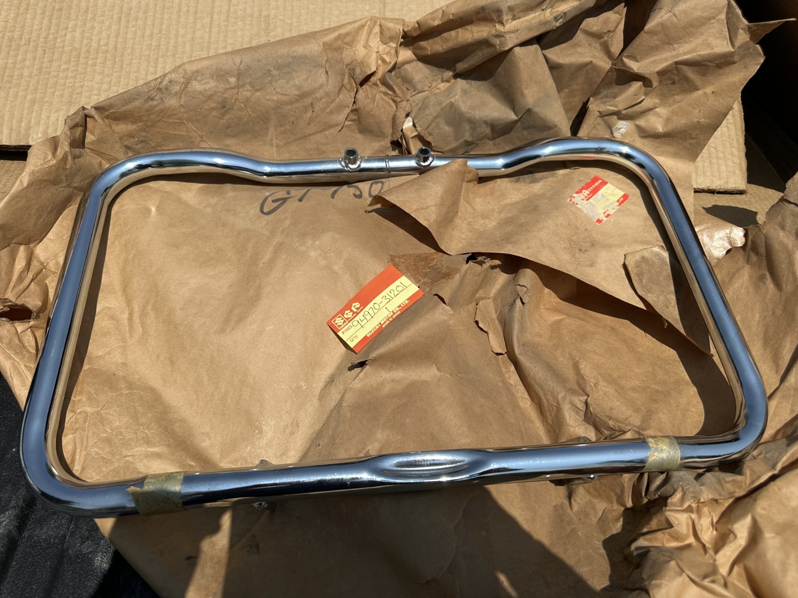 NOS GENUINE Suzuki GT750 L M A B Radiator Crash Bar Guard GT 750 OEM RARE