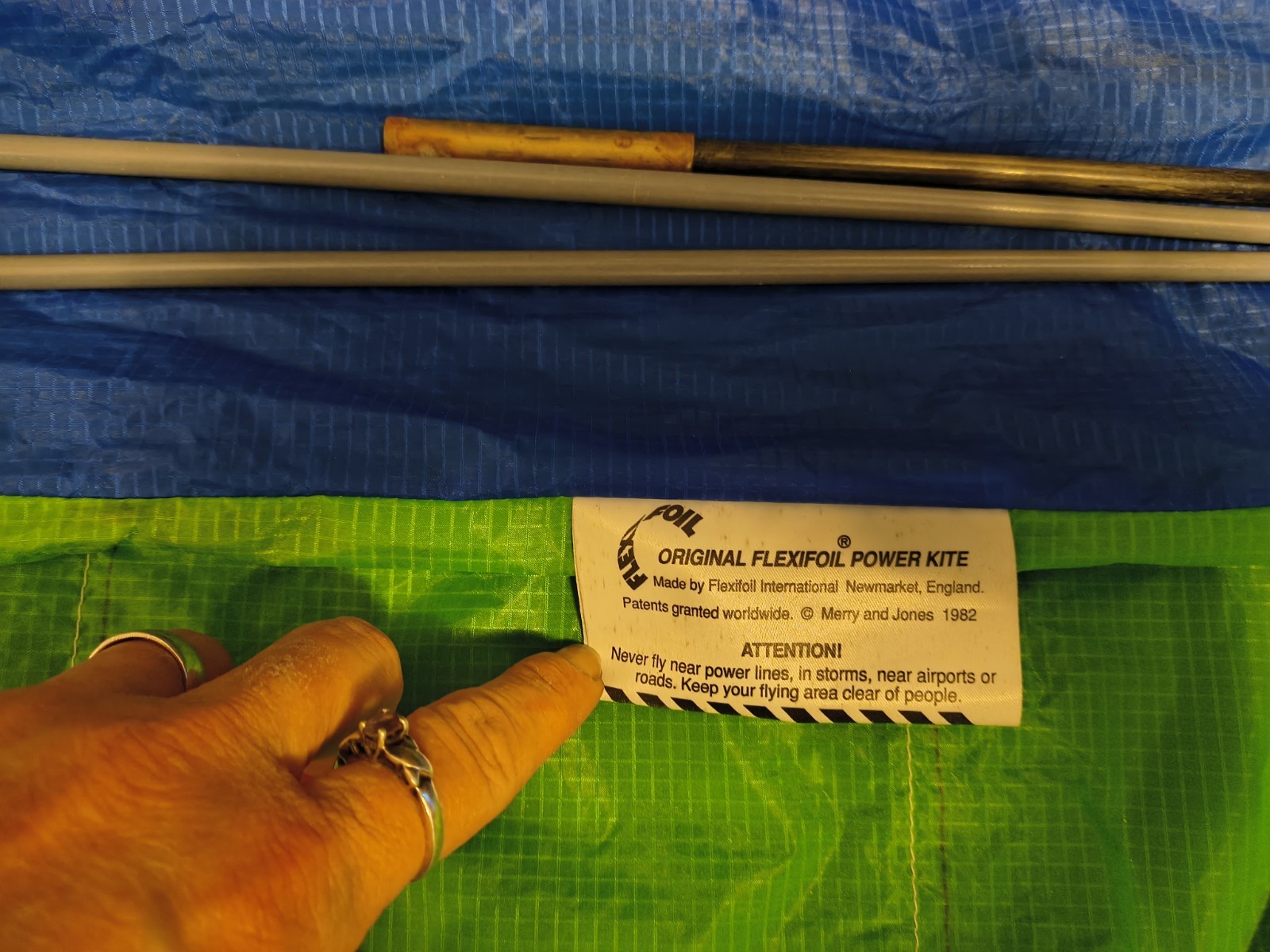 Vintage 1982 Original Flexifoil 8ft Power Kite with Original Spars. Bright Green Vintage 1982 Original Flexifoil 8ft Power Kite with Original Spars. Bright Green