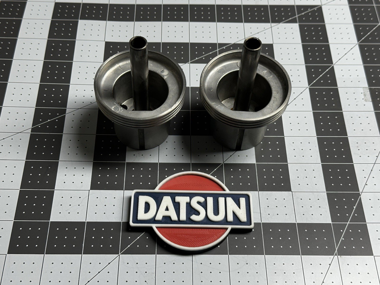 Hitachi HJG46W Dashpot Pistons 1970-71 Datsun 240z 4 Screw Round Top Carbs