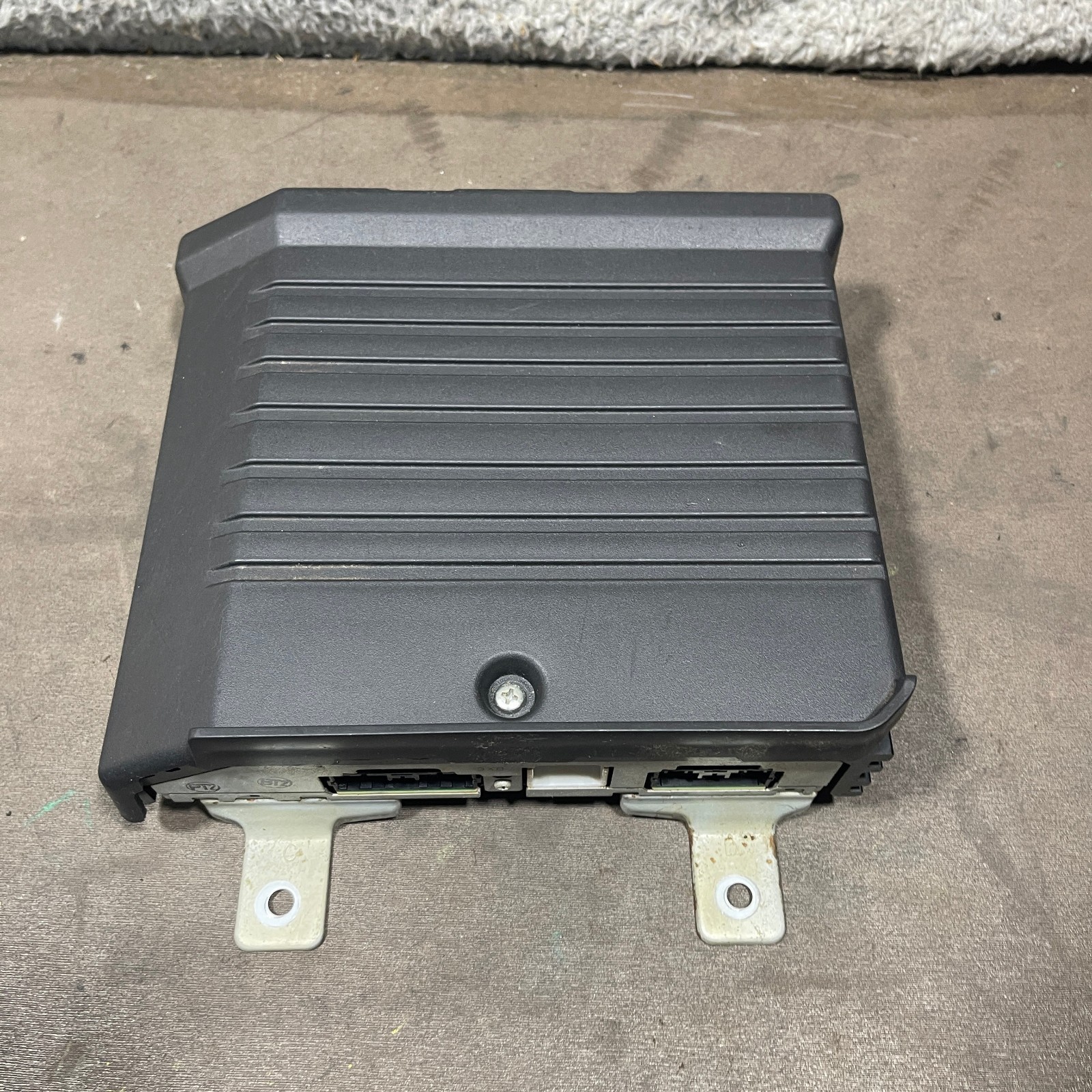 2010-2015 MITSUBISHI OUTLANDER LANCER EVO ROCKFORD FOSGATE AMPLIFIER 8701A565